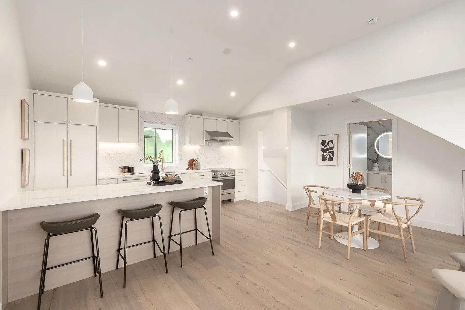 464 E 17th Avenue - Image 3