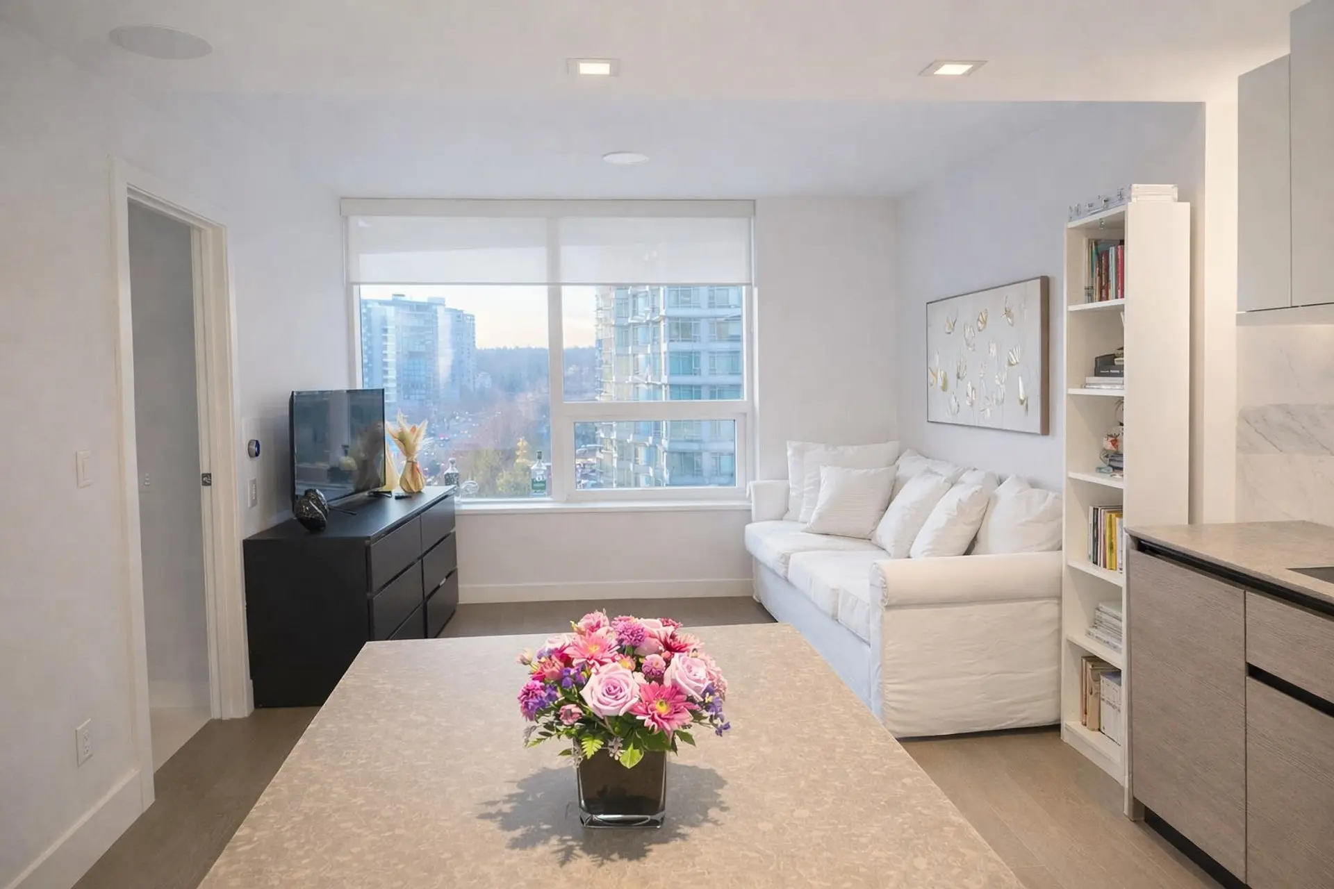 #805 620 Cardero Street - Image 2