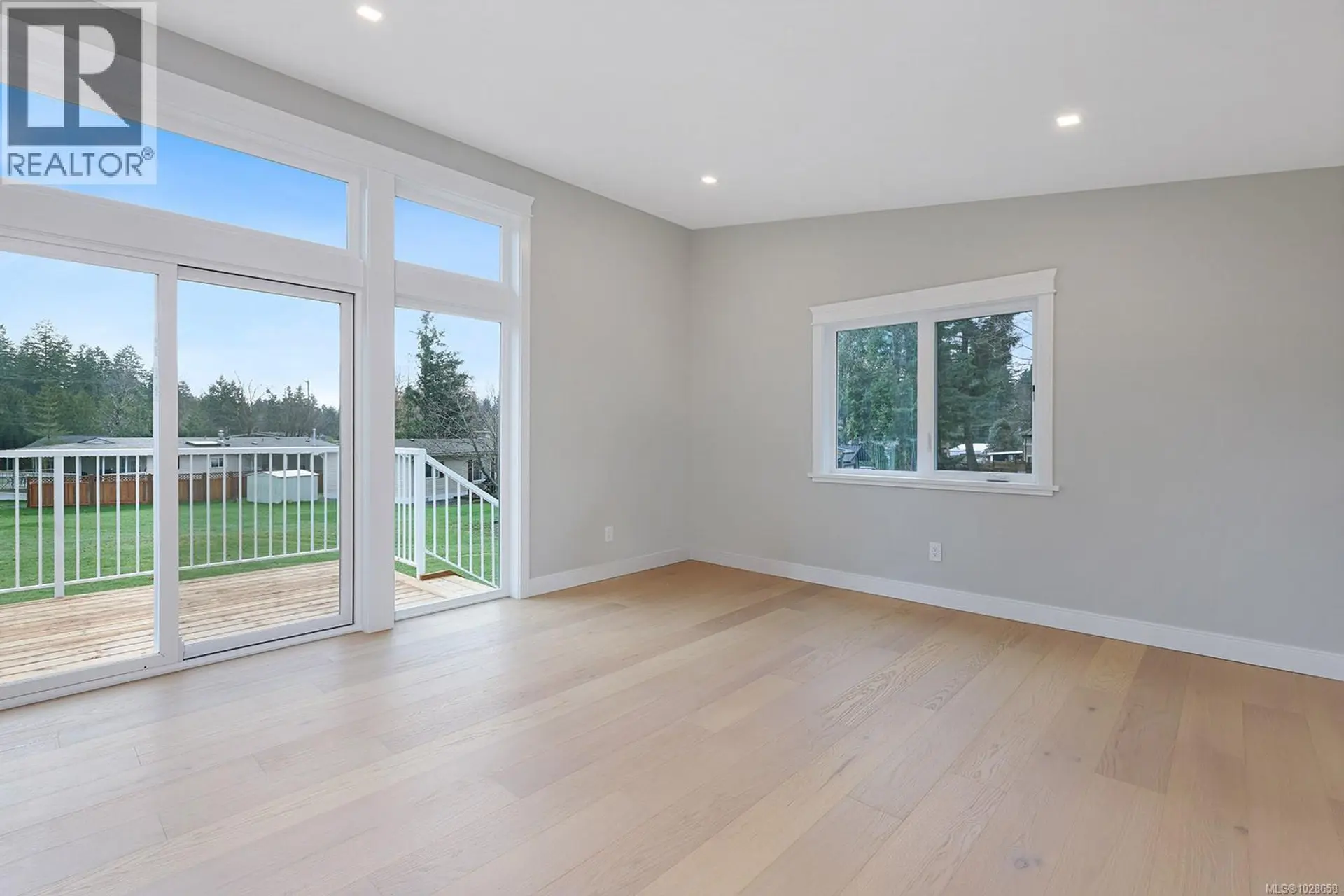 #3 6225 Lugrin Rd - Image 4