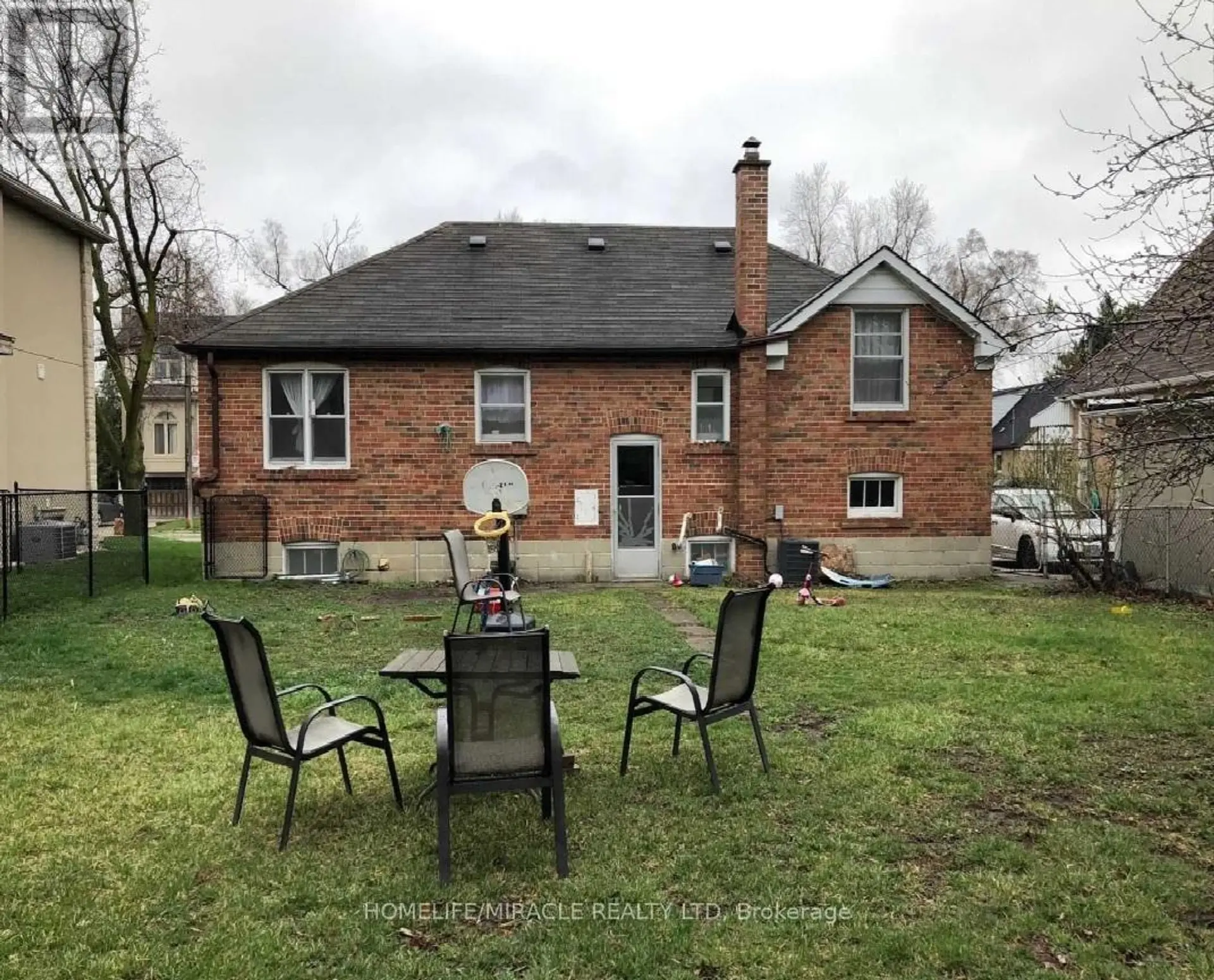 190 POYNTZ AVENUE - Image 11