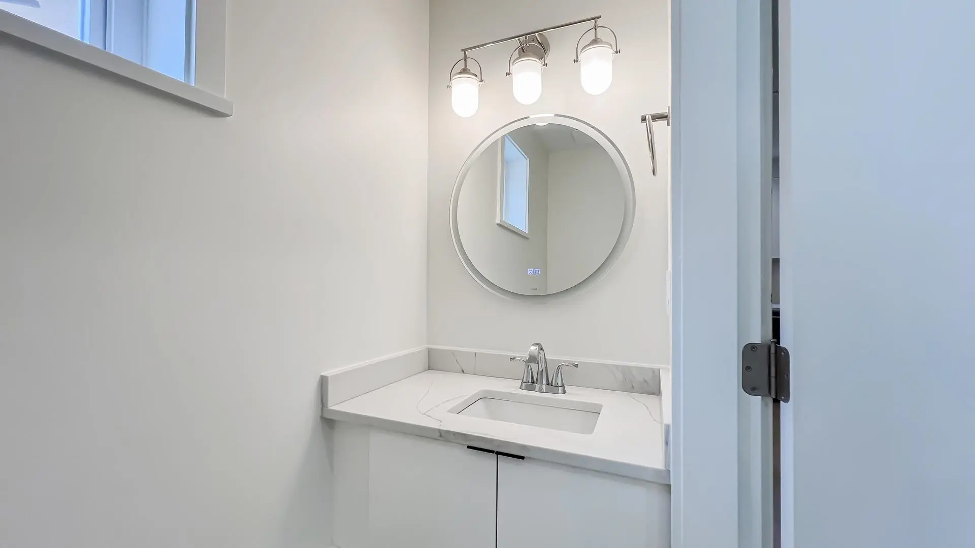 1155 Keefer Street - Image 4