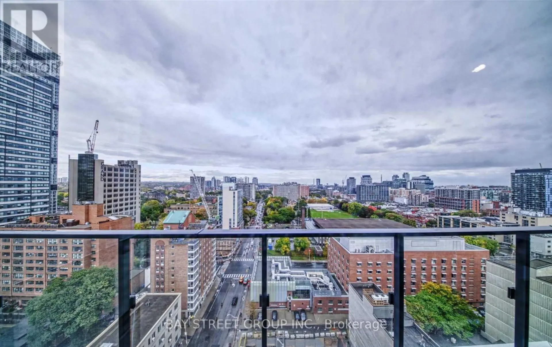 #1910 77 SHUTER STREET - Image 13