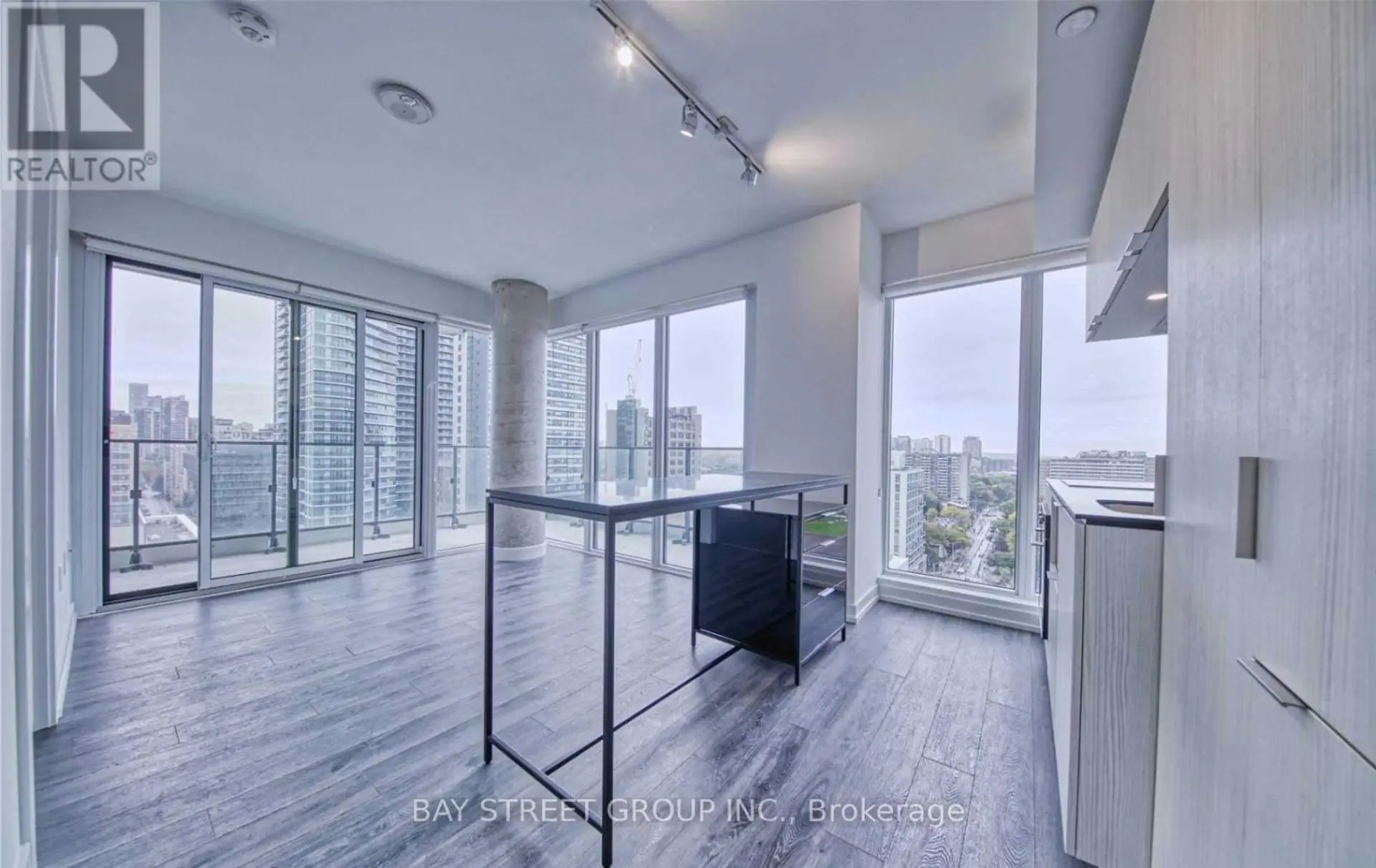 #1910 77 SHUTER STREET - Image 1