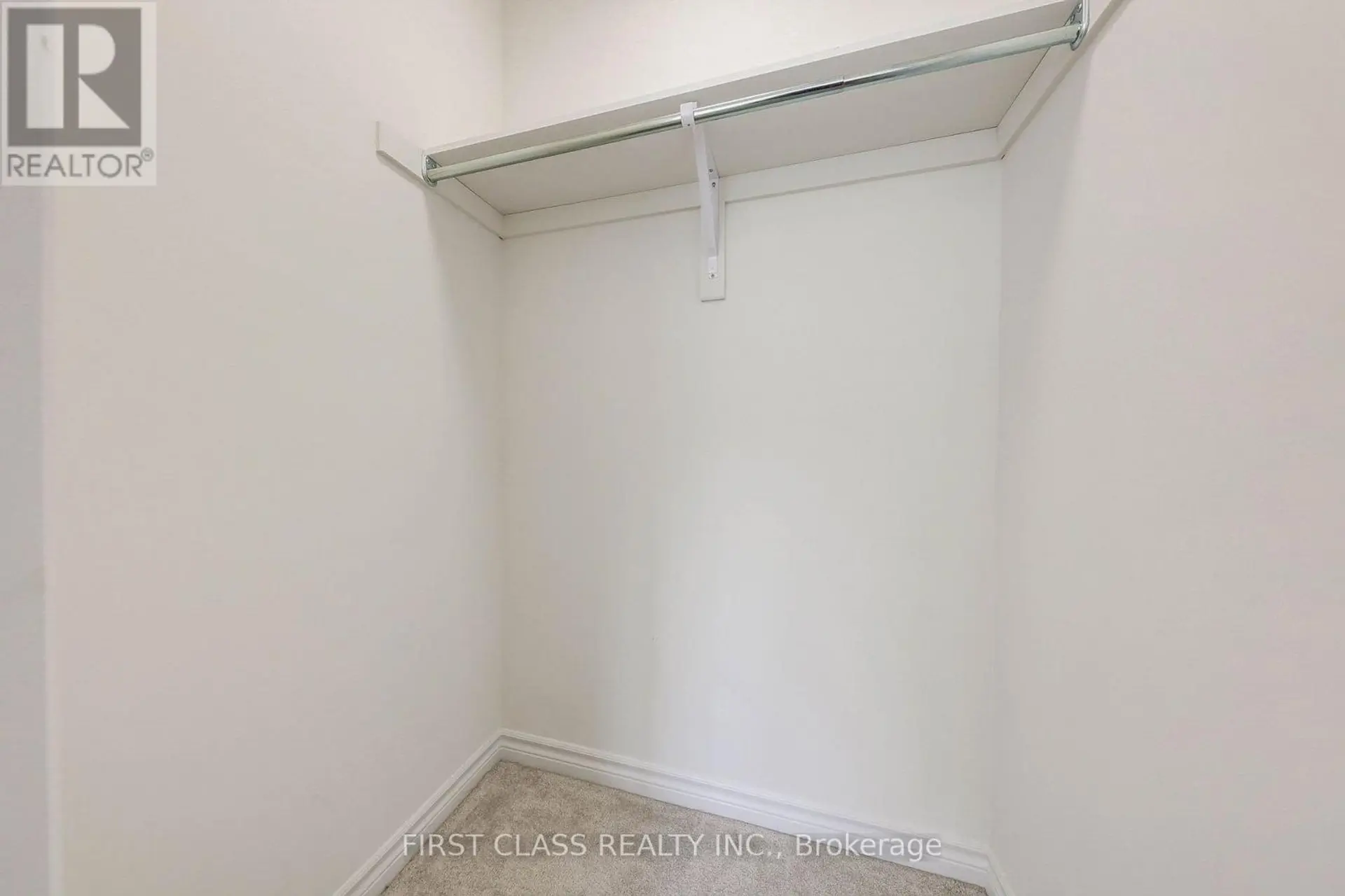 22 MASSACHUSETTS LANE - Image 15