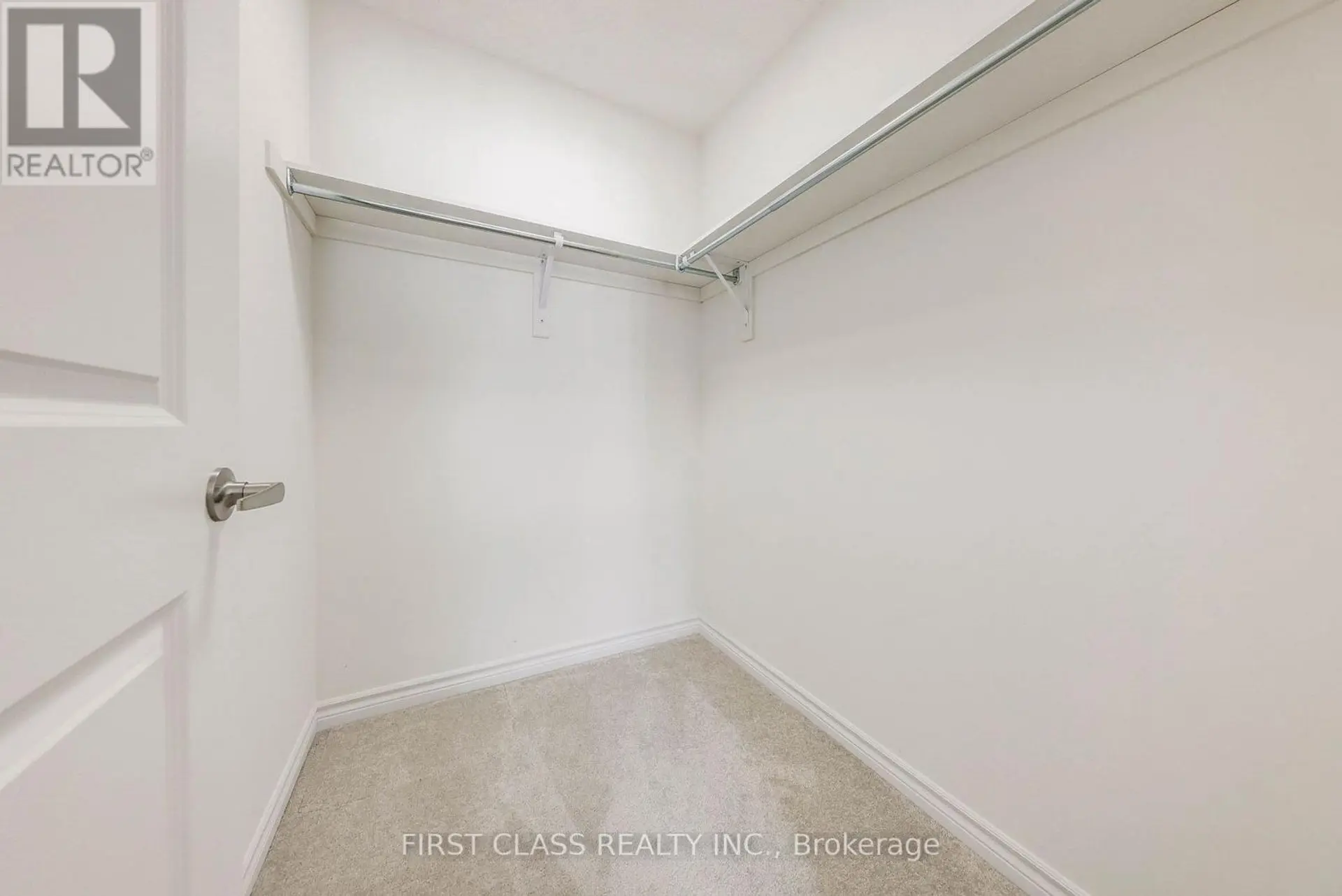 22 MASSACHUSETTS LANE - Image 18