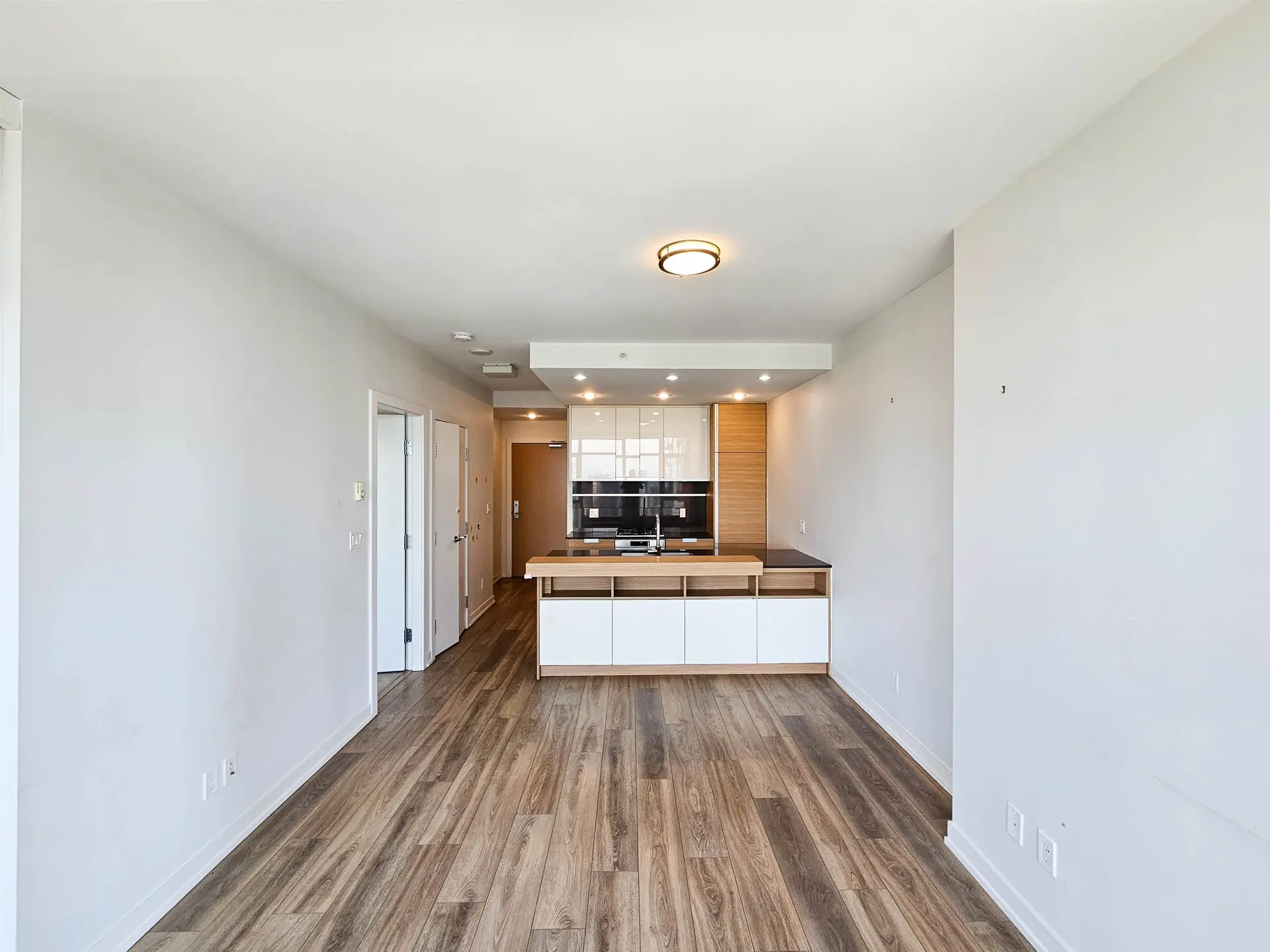 #2602 4688 Kingsway - Image 4