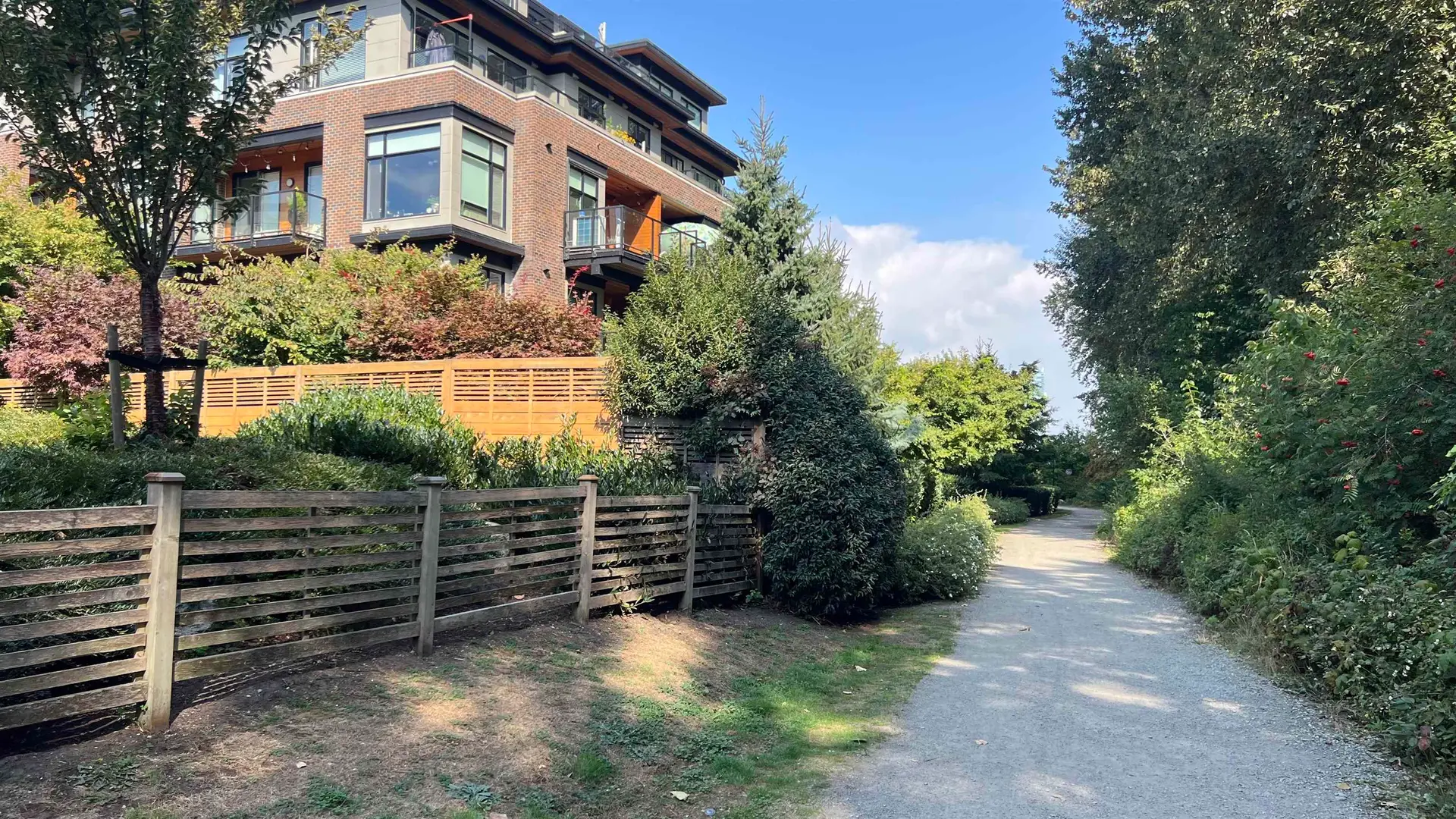 #401 300 Salter Street - Image 2