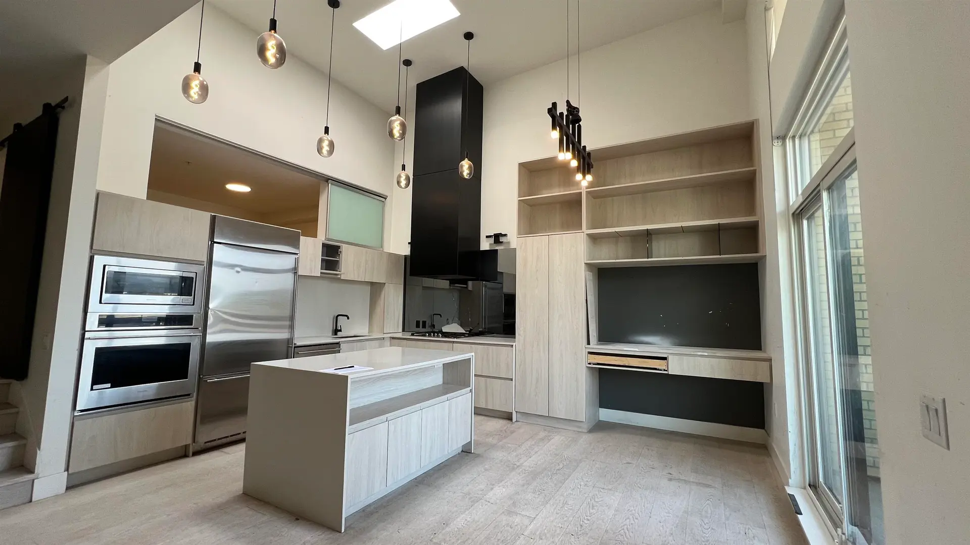 #401 300 Salter Street - Image 4