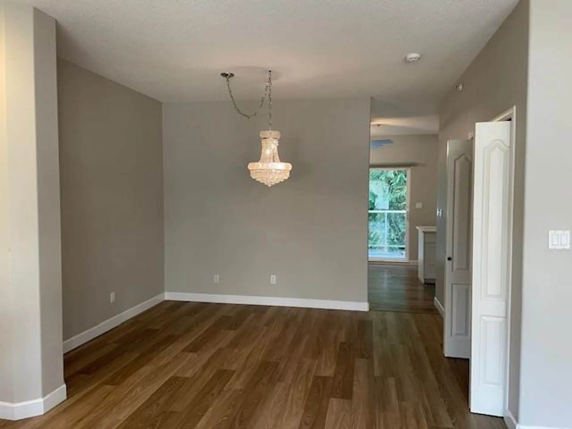 #35 21579 88b Avenue - Image 3