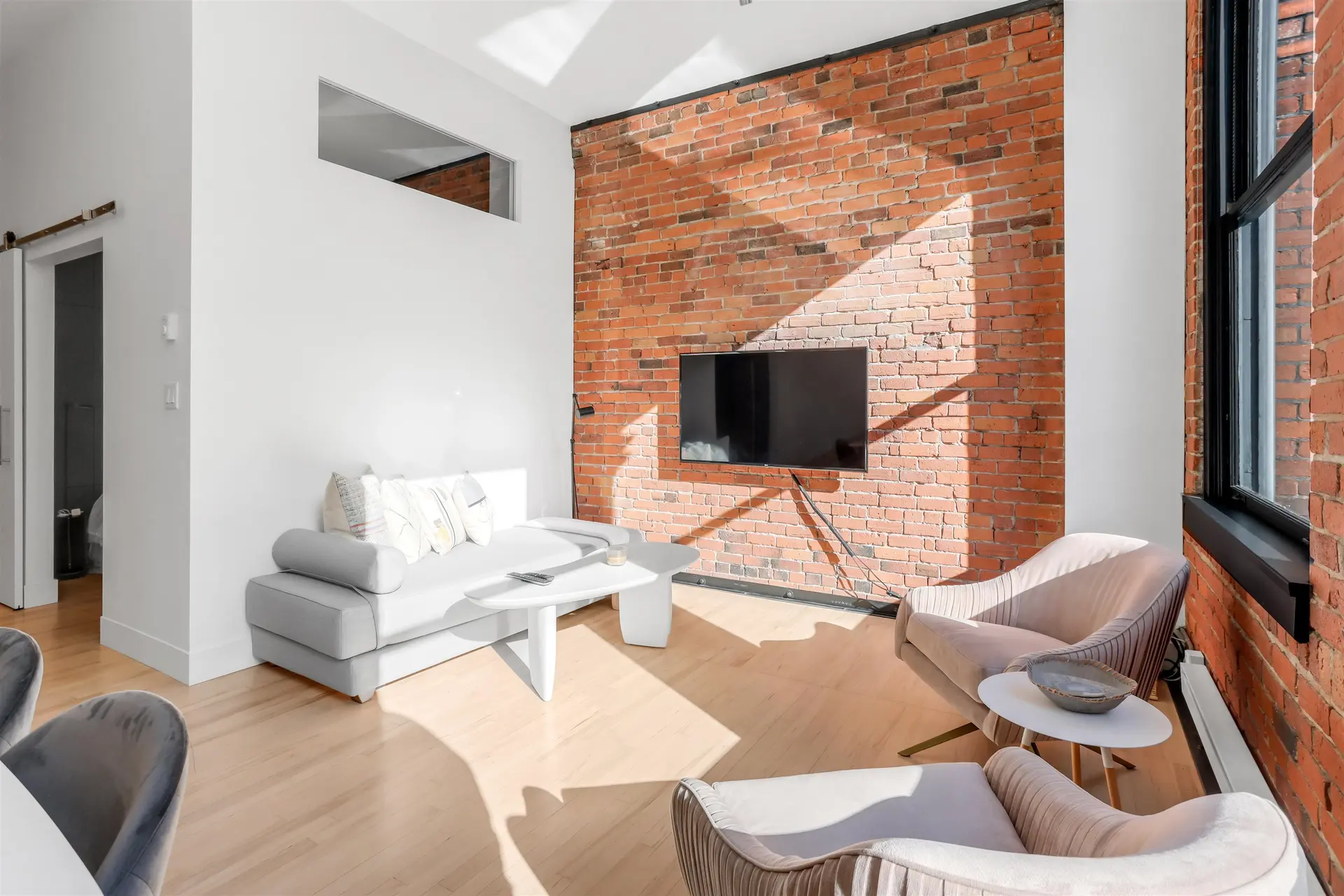 #201 345 Water Street - Image 4