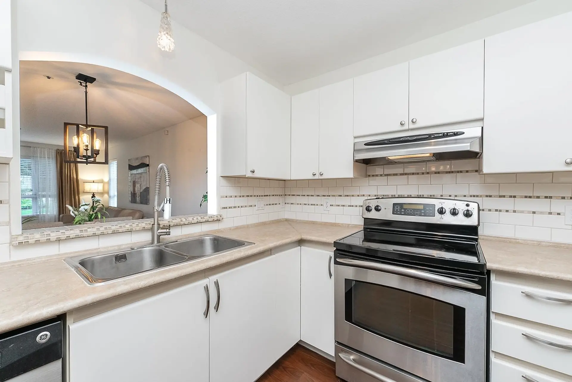#101 2975 Princess Crescent - Image 8