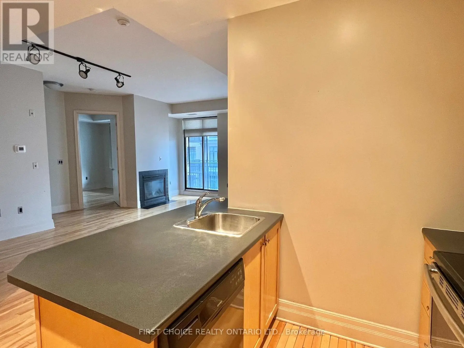 #805 375 LISGAR STREET - Image 7