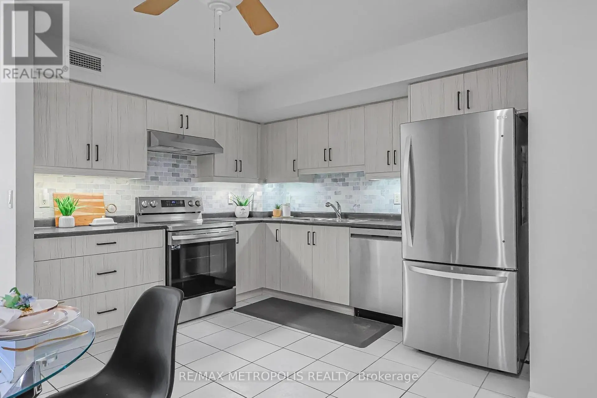 #216 2500 RUTHERFORD ROAD - Image 3