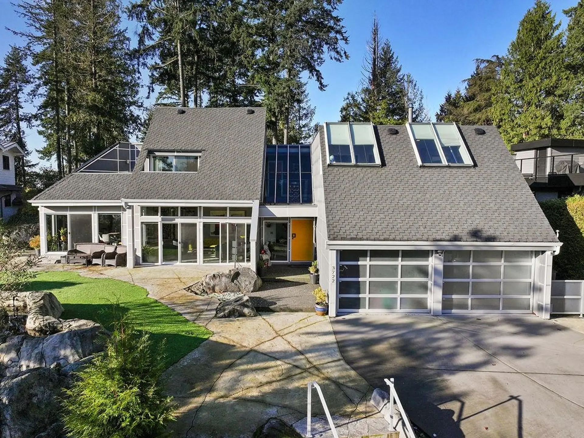 Property at 3722 Southridge Place, West Vancouver, BC