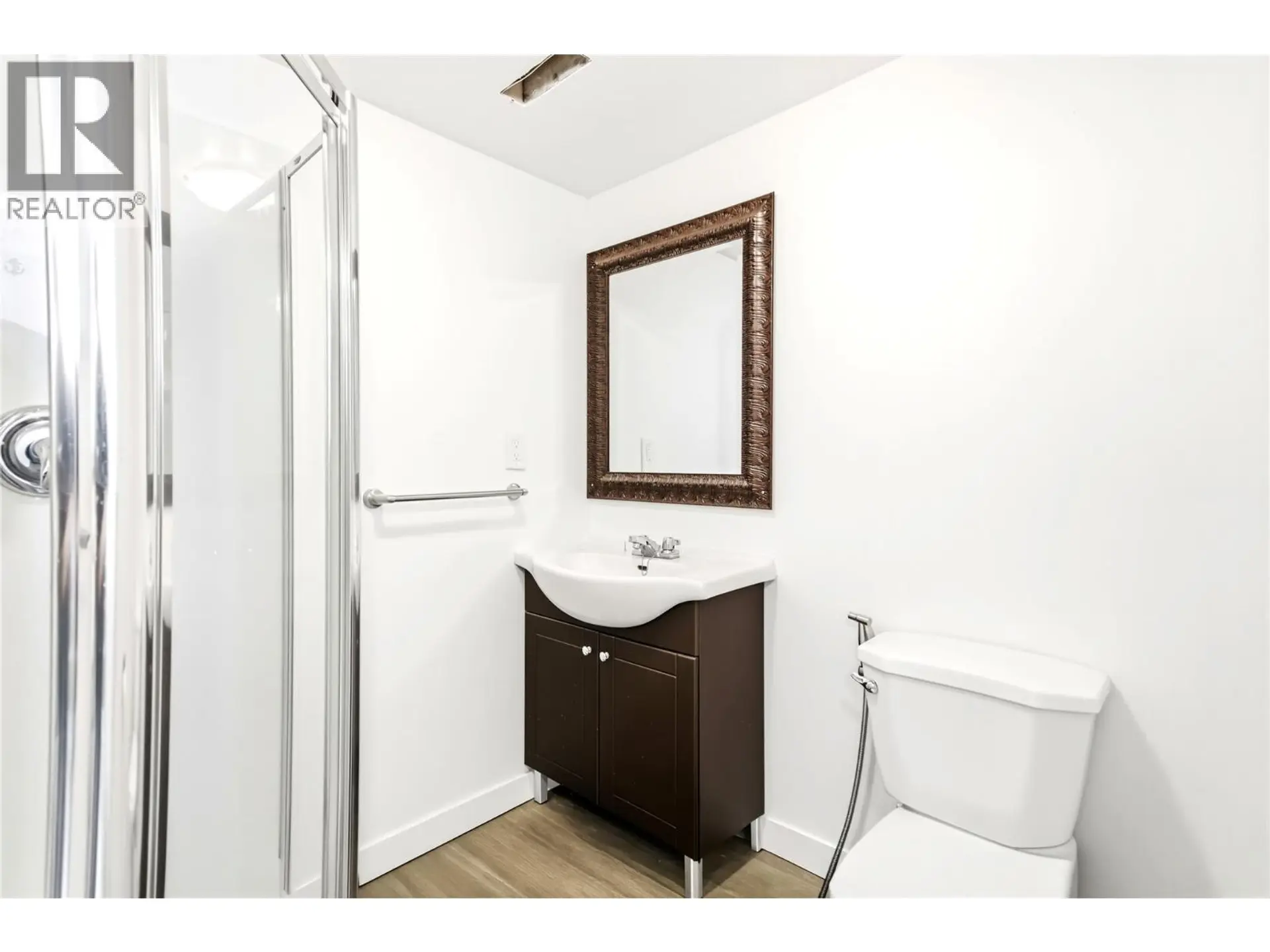 #5 1946 Tranquille Road - Image 15