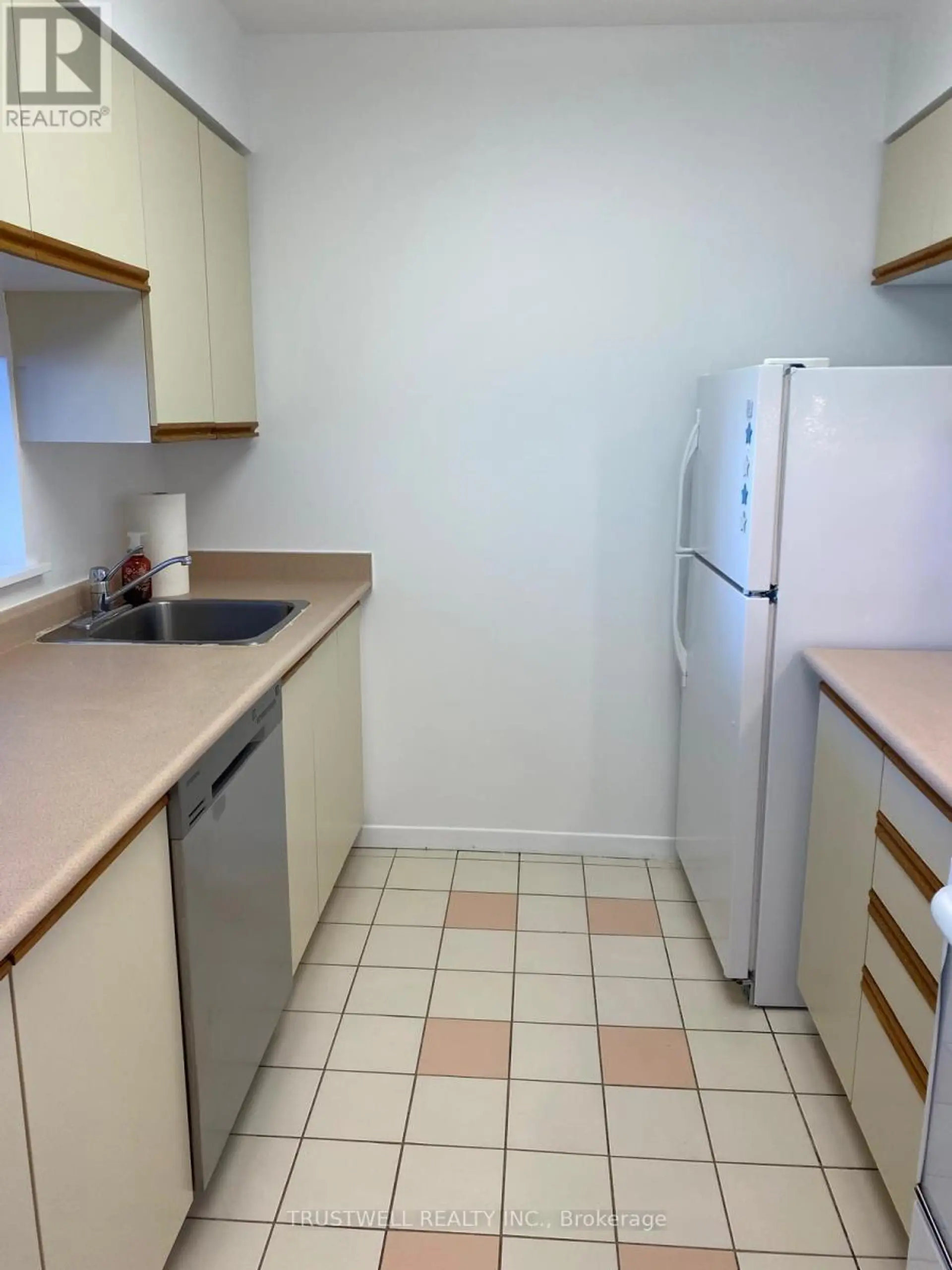 #1107 21 OVERLEA BOULEVARD - Image 10