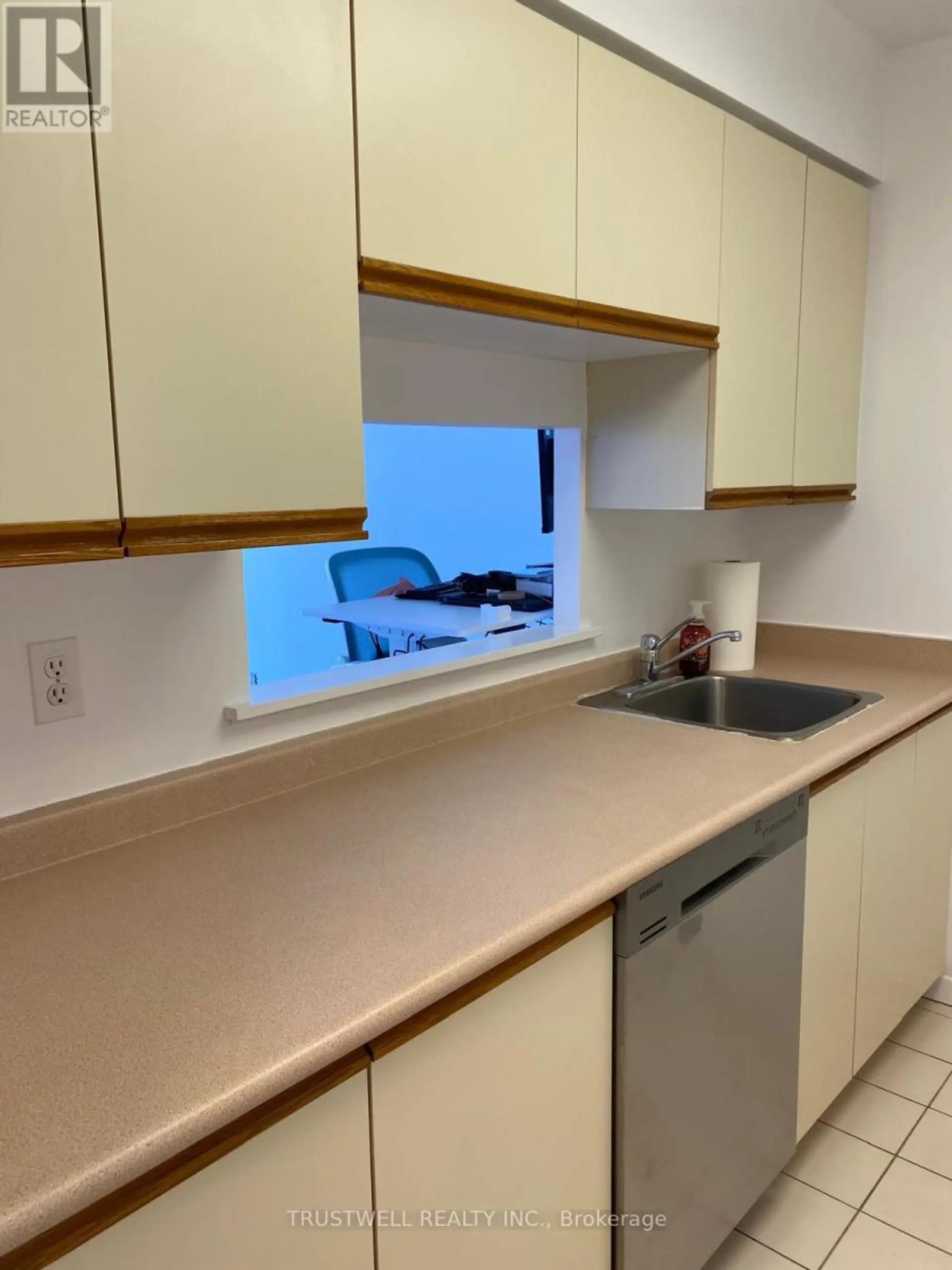 #1107 21 OVERLEA BOULEVARD - Image 11