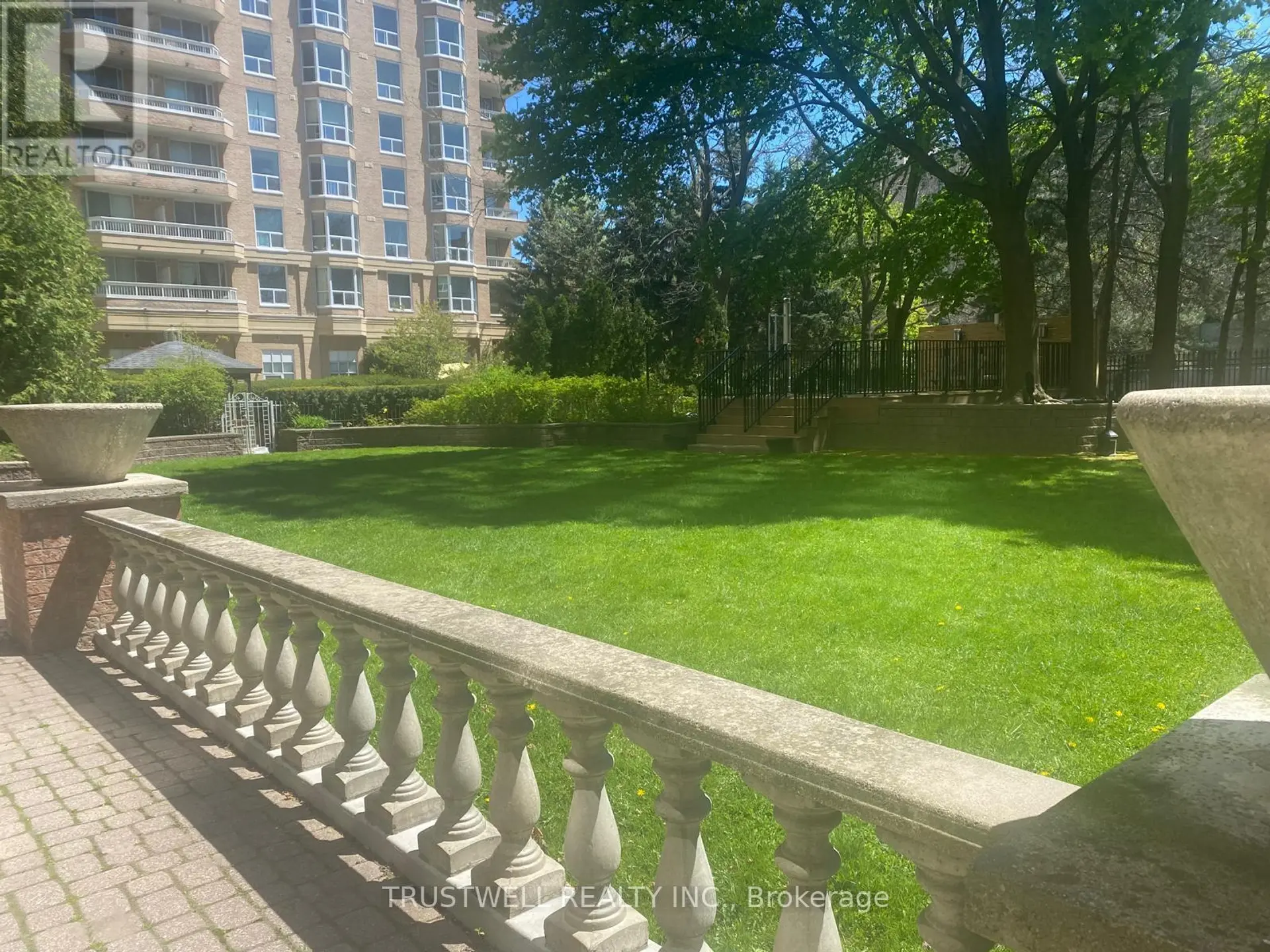 #1107 21 OVERLEA BOULEVARD - Image 3