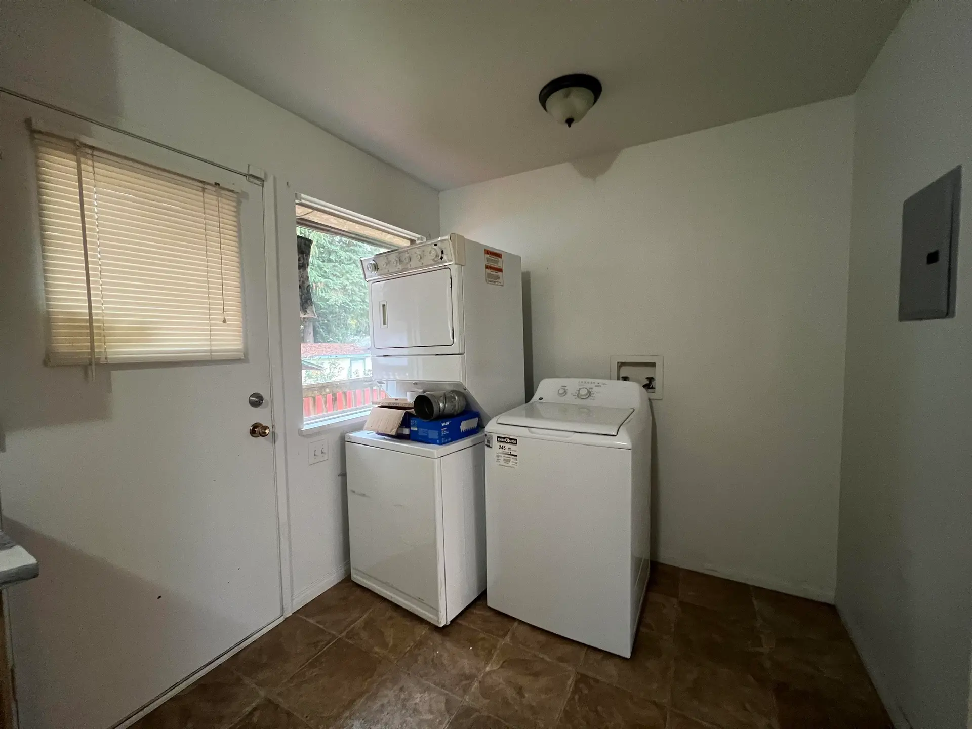 10879 144a Street - Image 5
