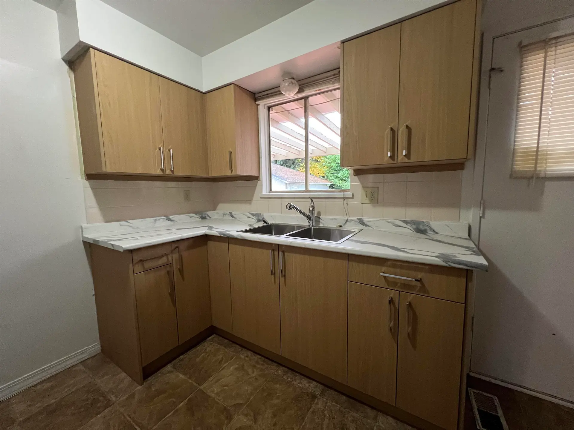 10879 144a Street - Image 14