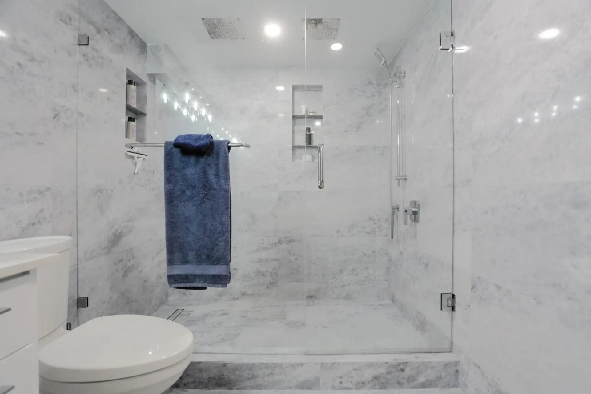 #221 1215 Lansdowne Drive - Image 3