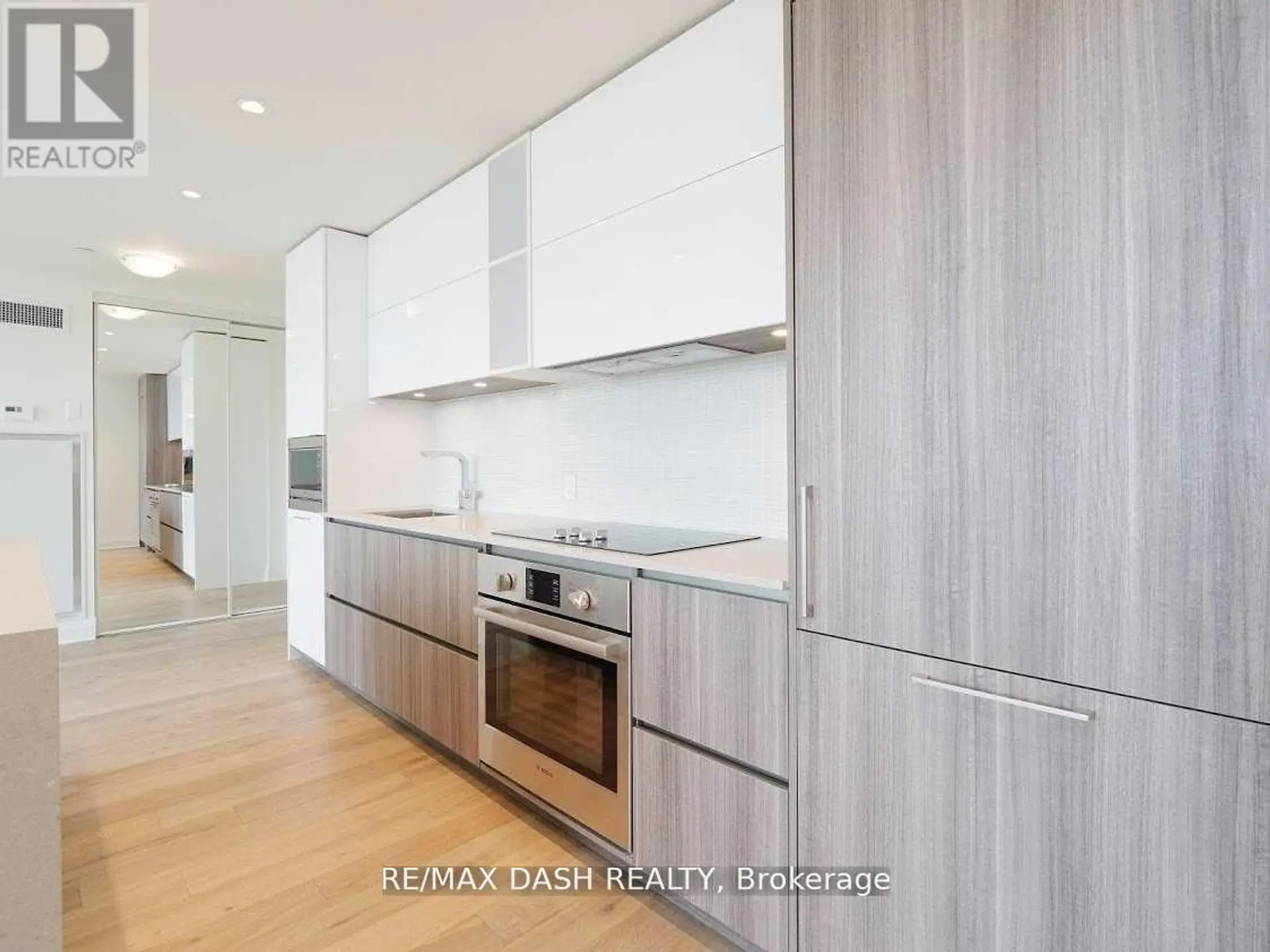 #602 151 AVENUE ROAD - Image 9