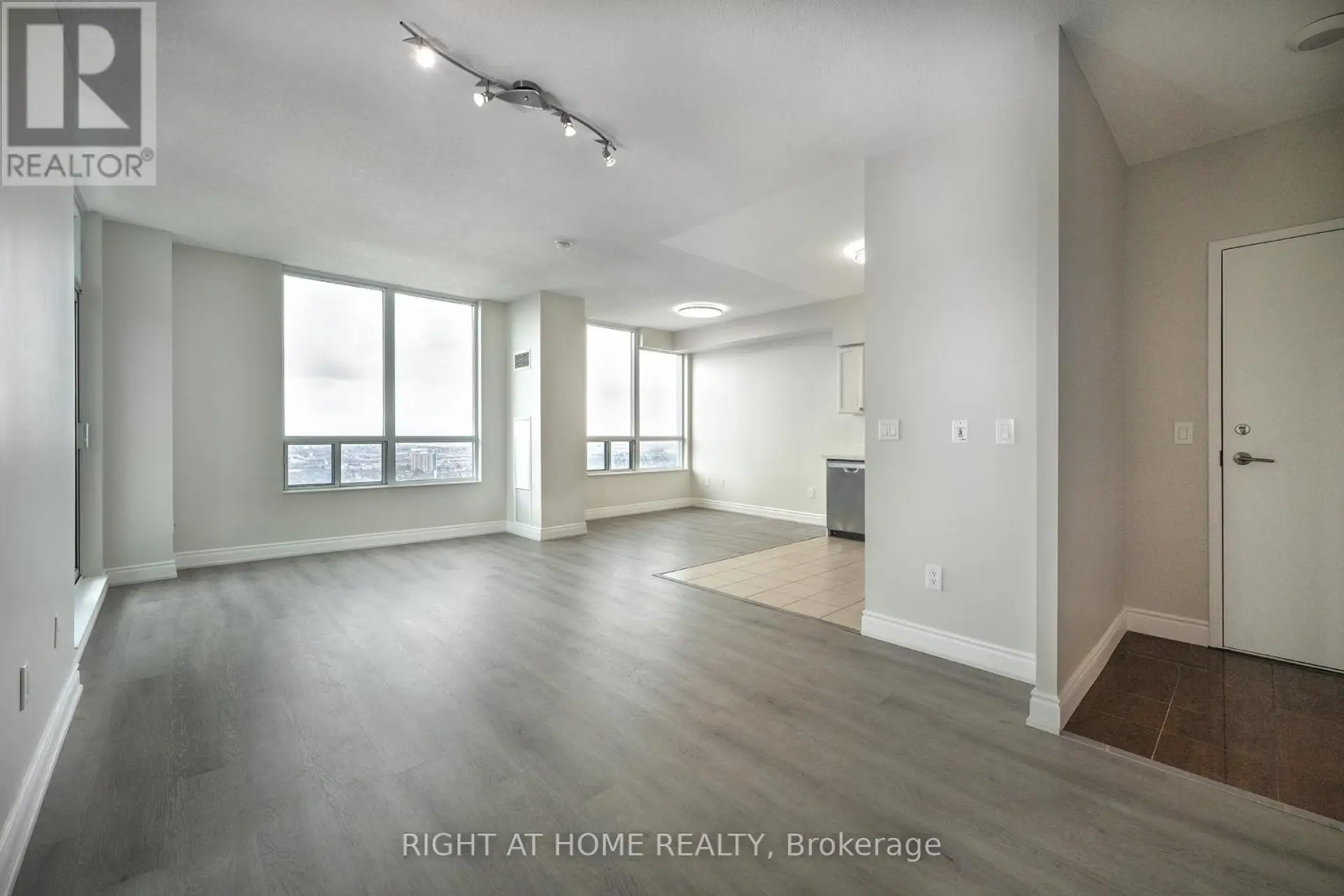 #3706 50 BRIAN HARRISON WAY - Image 4