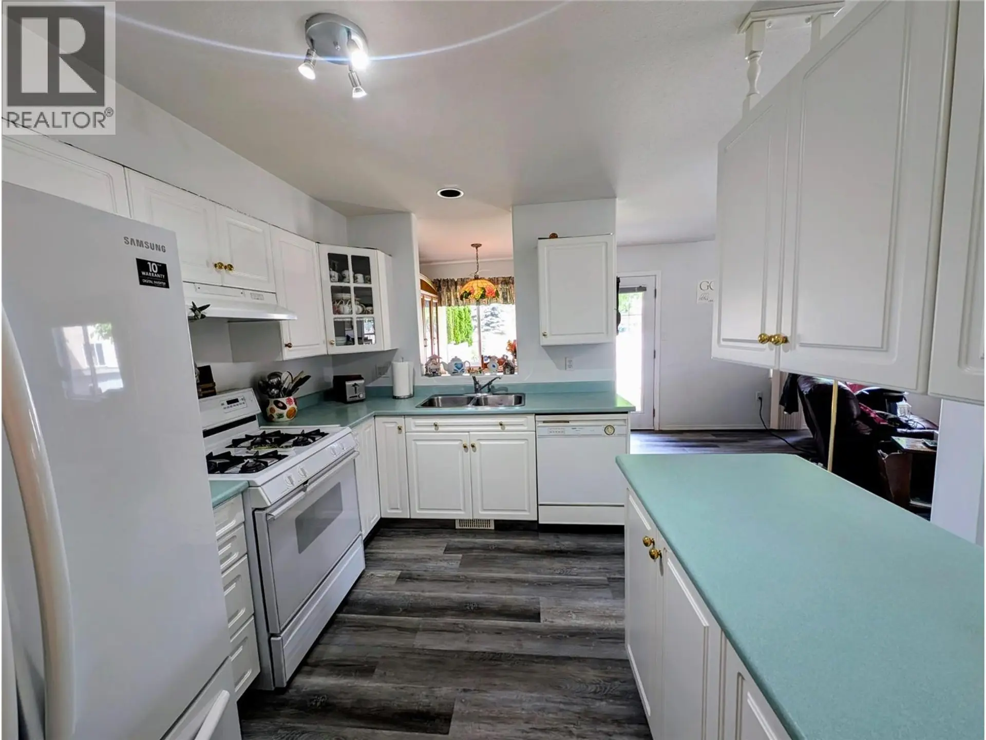 #10 1749 Menzies Street - Image 5