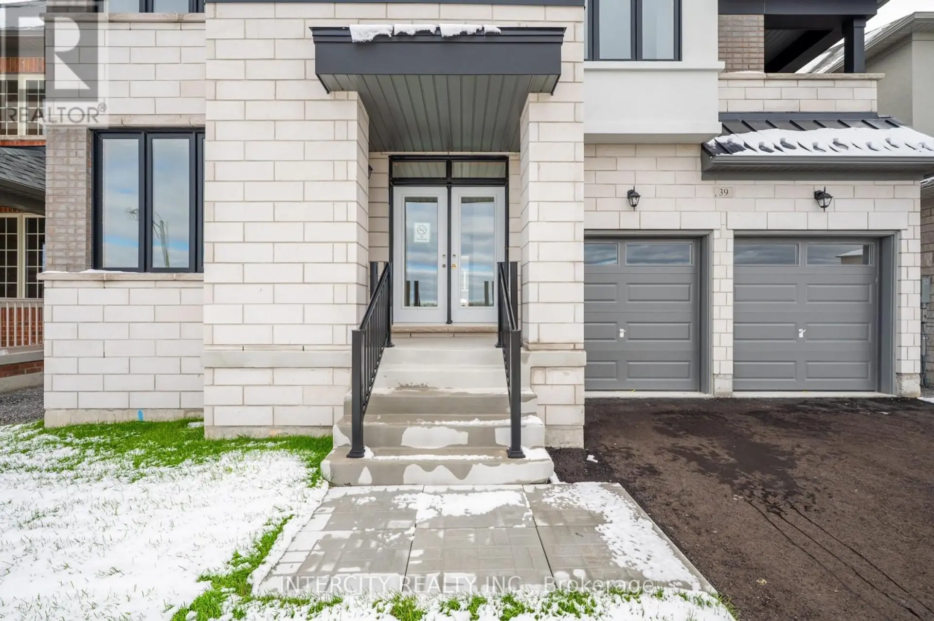 39 FATHER MUCKLE AVENUE - Image 2