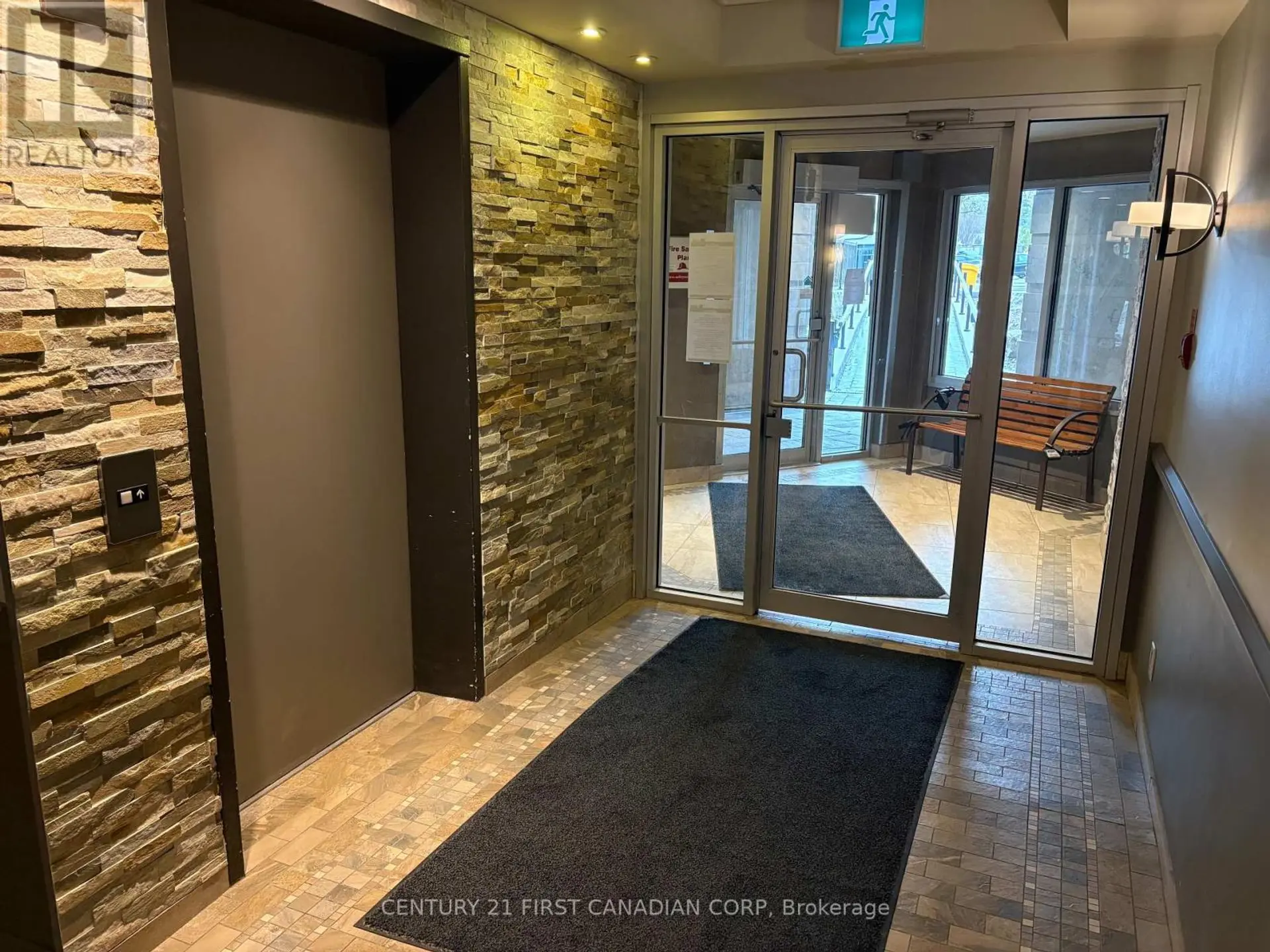 #114 1 JACKSWAY CRESCENT - Image 3