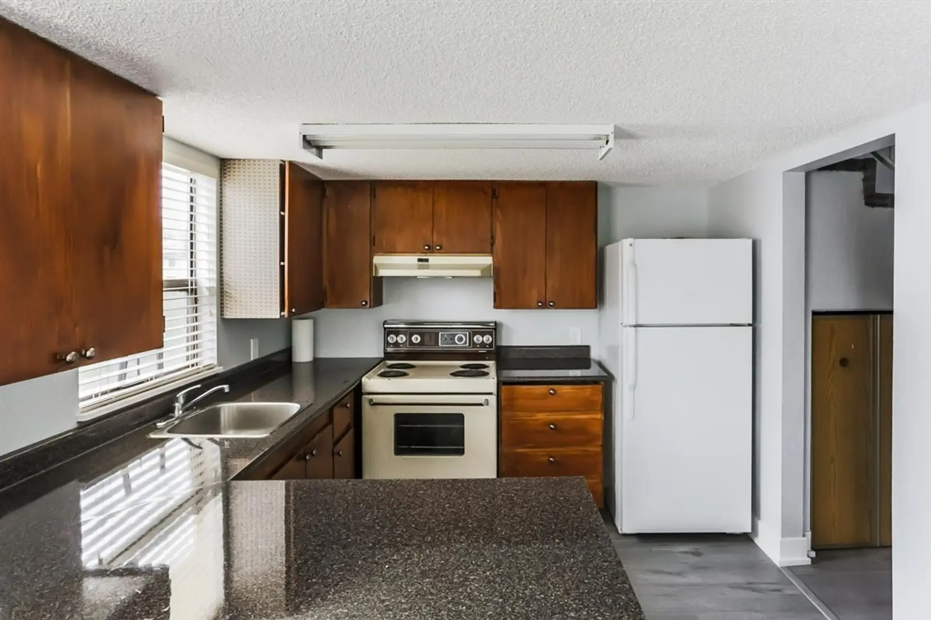 #204 13316 71b Avenue - Image 2