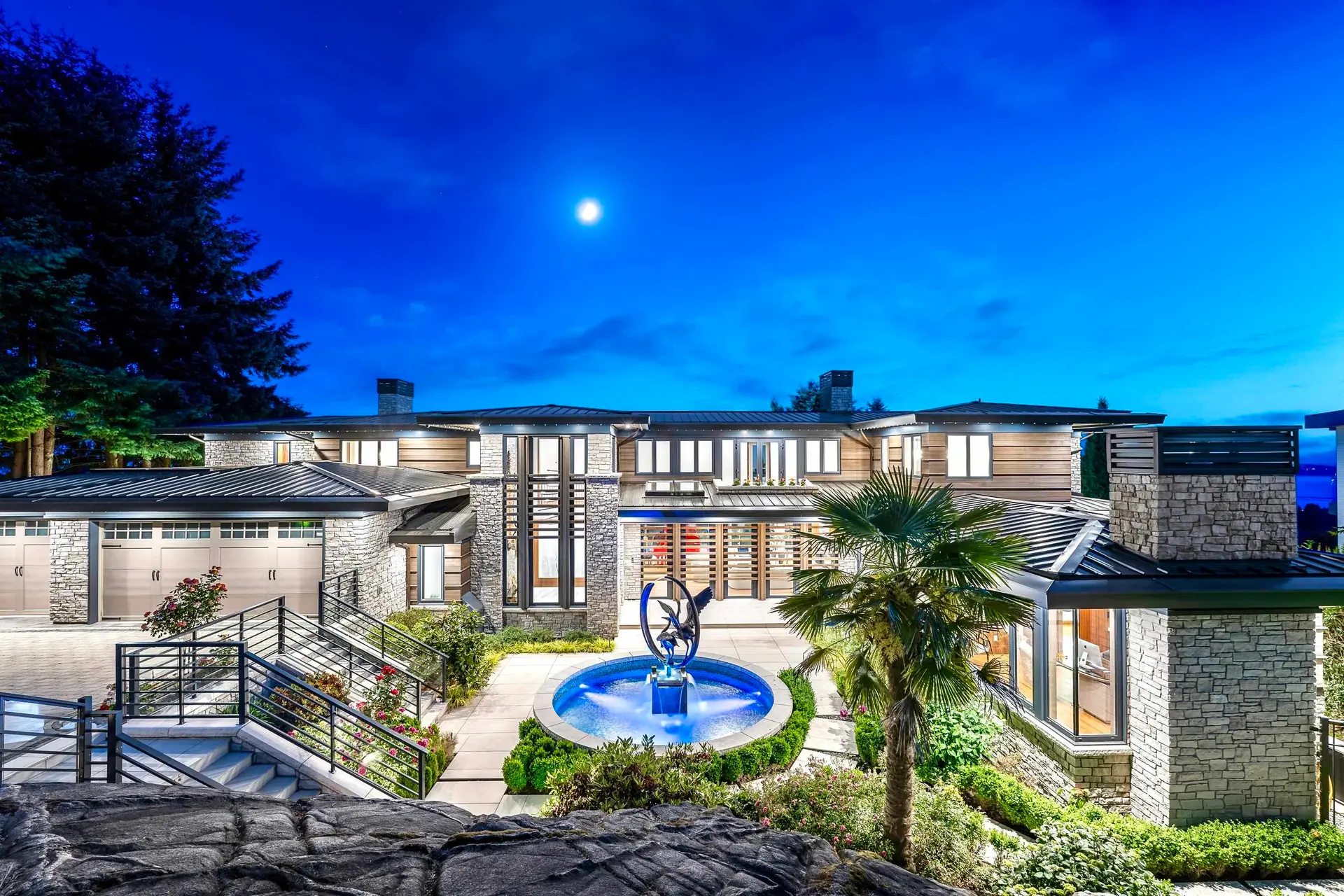 Property at 1036 Eyremount Drive, West Vancouver, BC