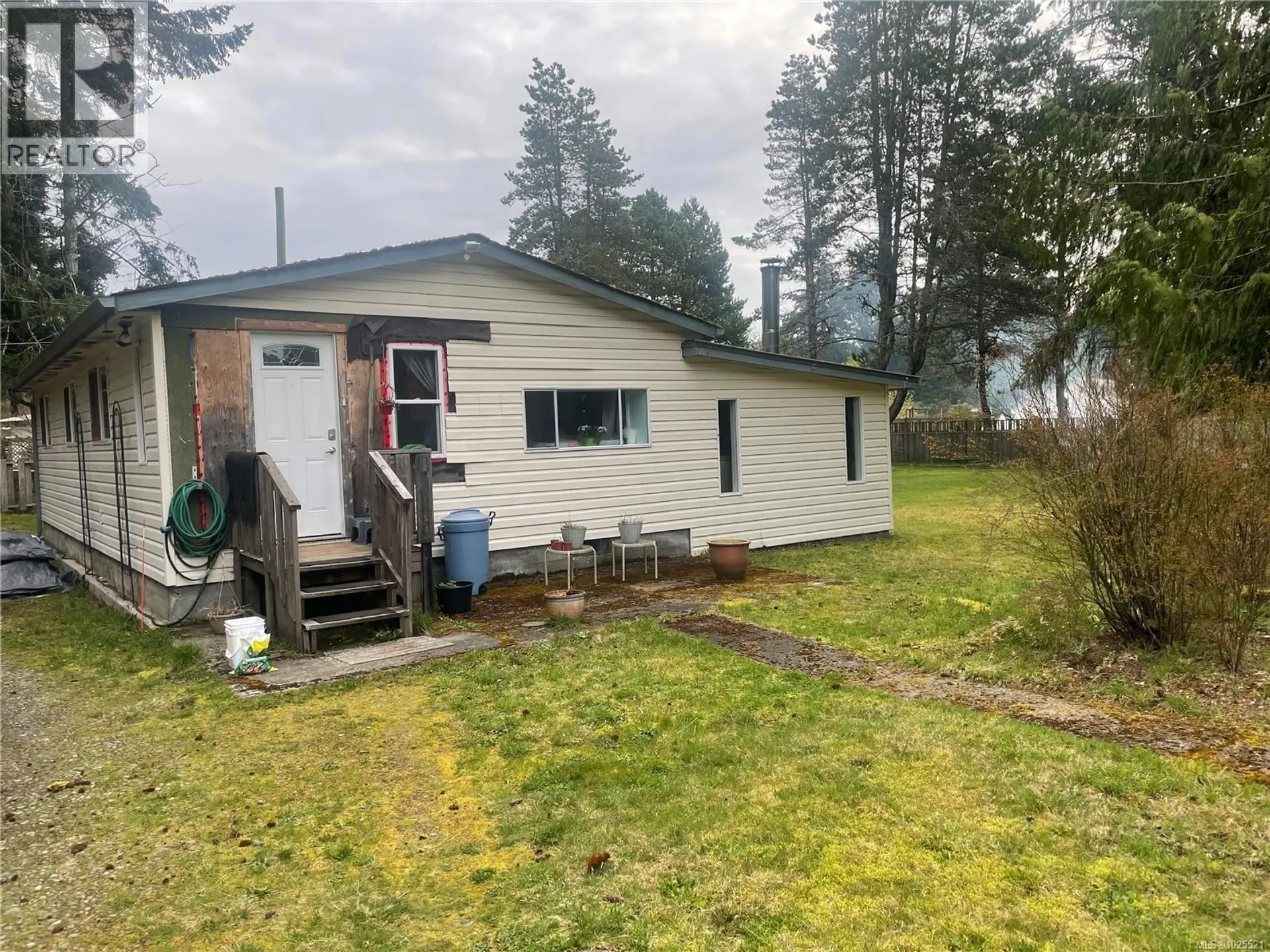 Property at 247 Huson Rd, Qualicum Beach, BC