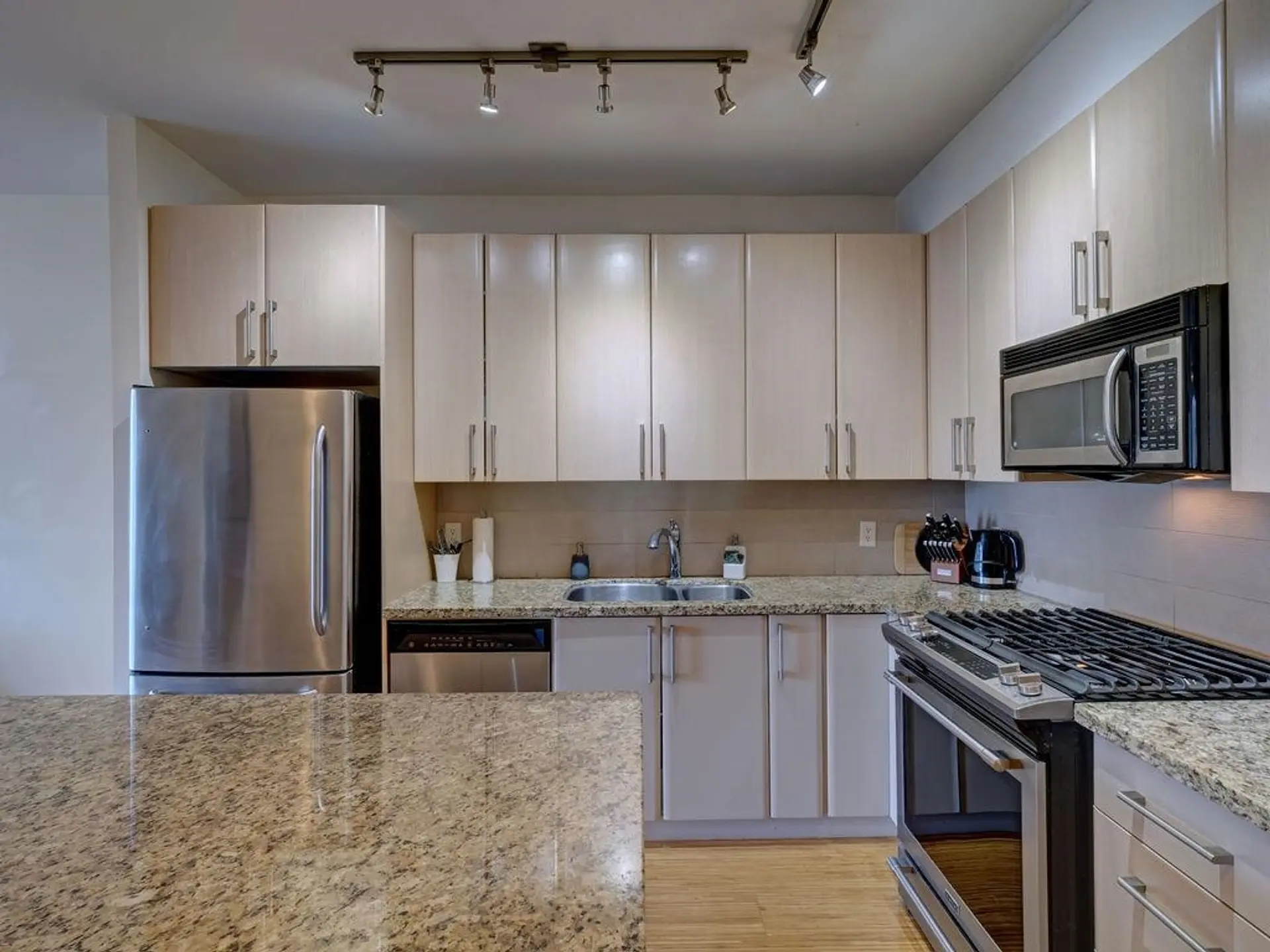 #360 5160 Davis Bay Road - Image 5