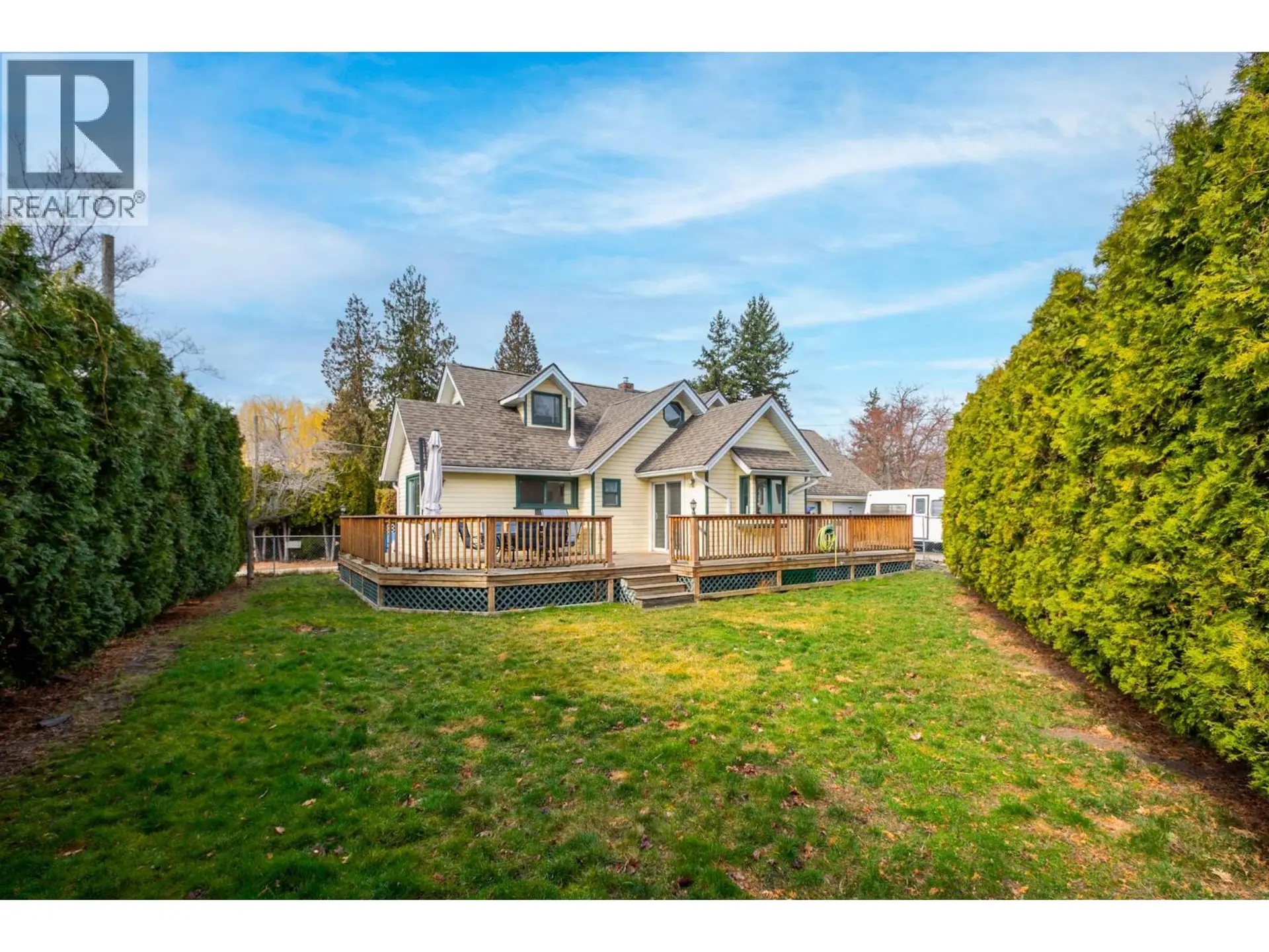 Property at 376 Beach Avenue, Kelowna, BC