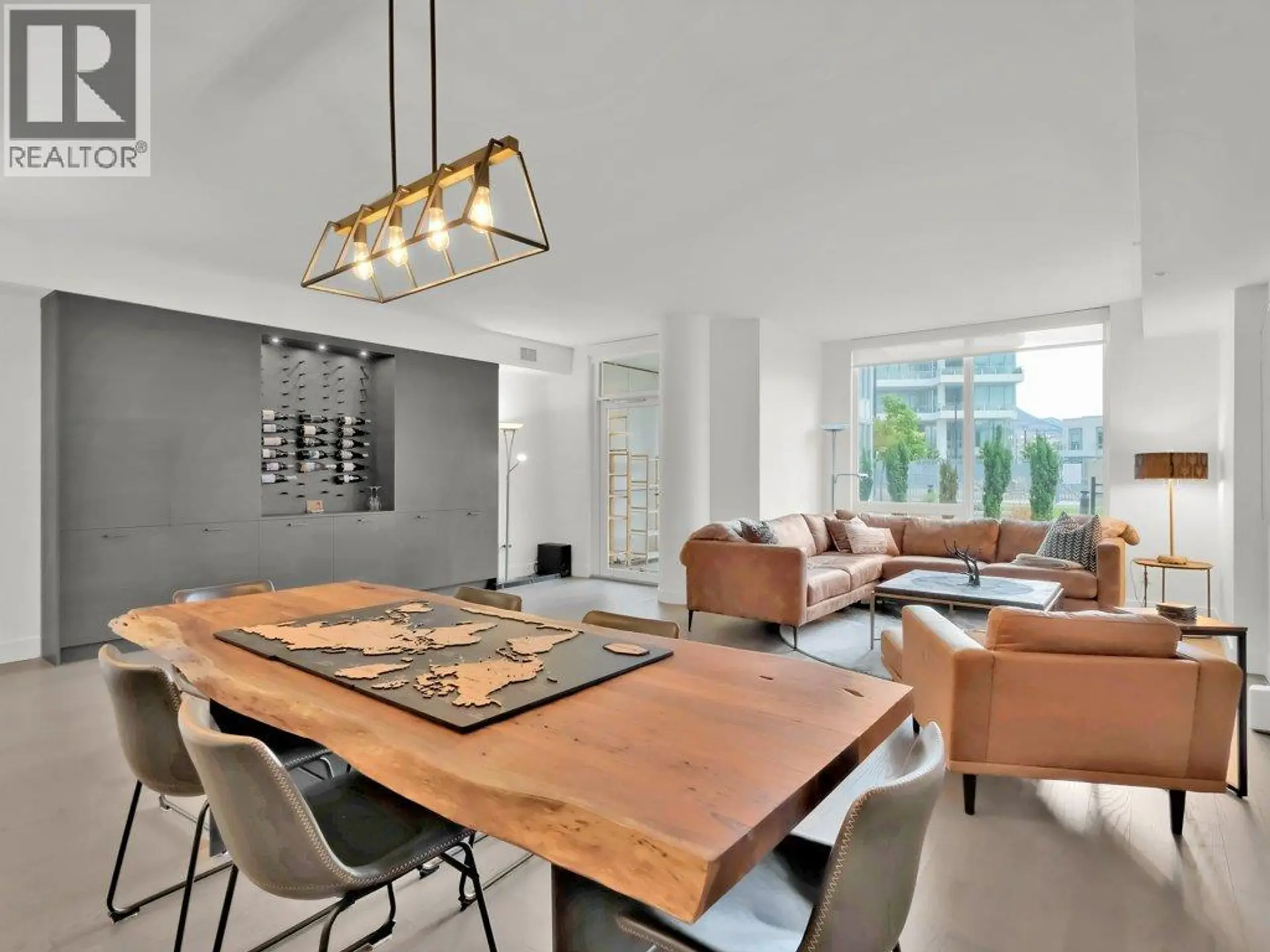 Property at #401 1191 Sunset Drive, Kelowna, BC