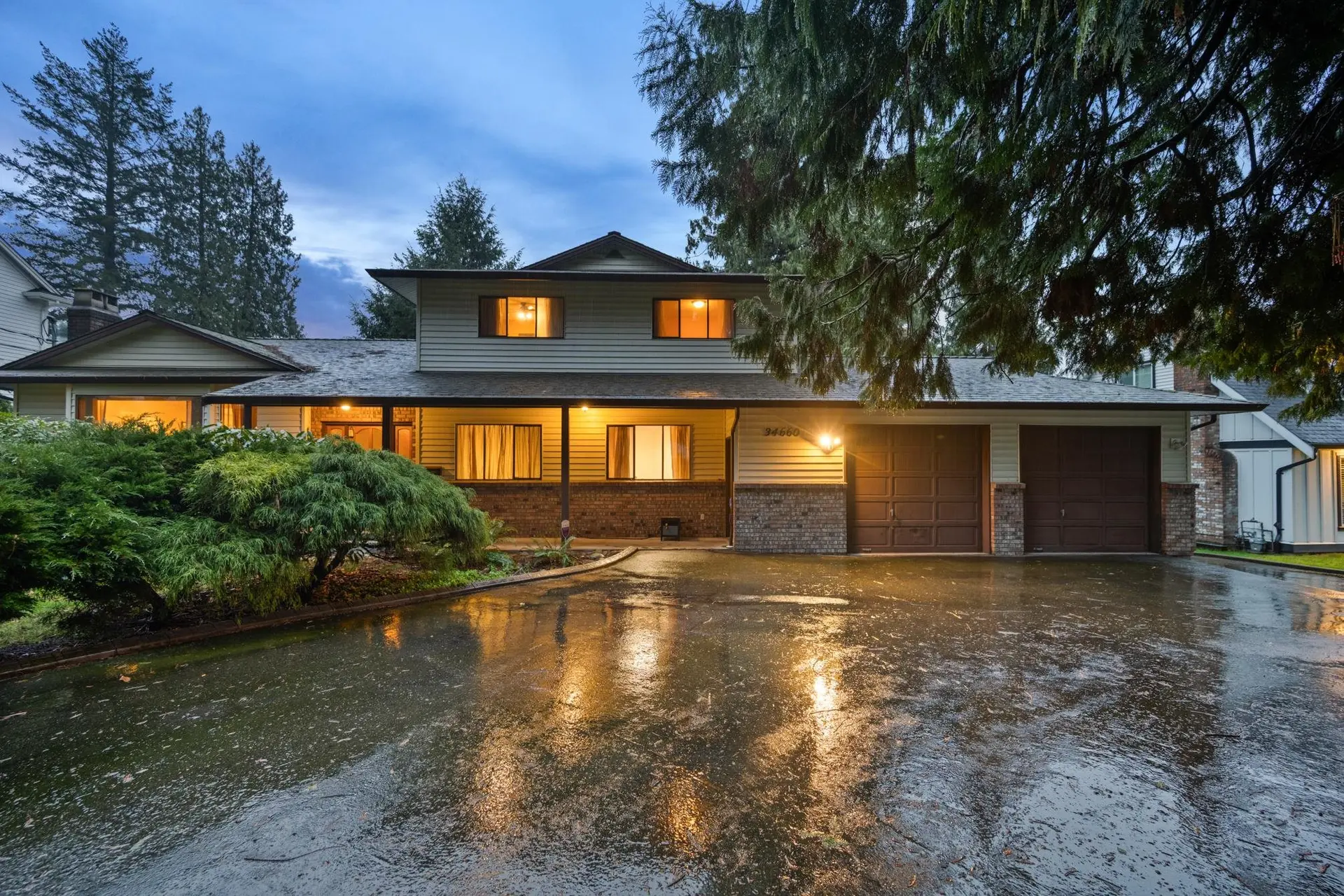 Property at 34660 Walker Crescent, Abbotsford, BC