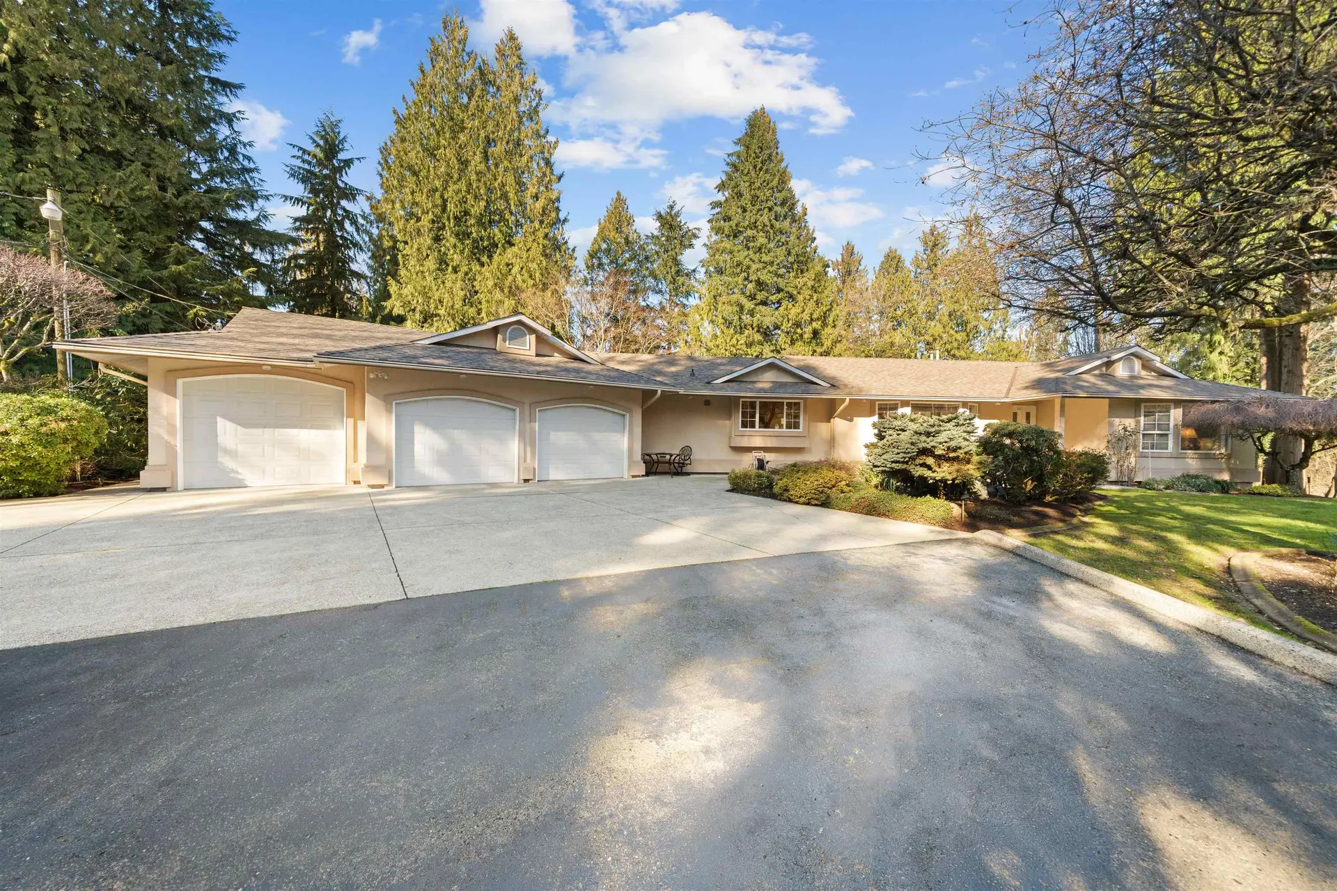 Property at 31553 Brookside Avenue, Abbotsford, BC
