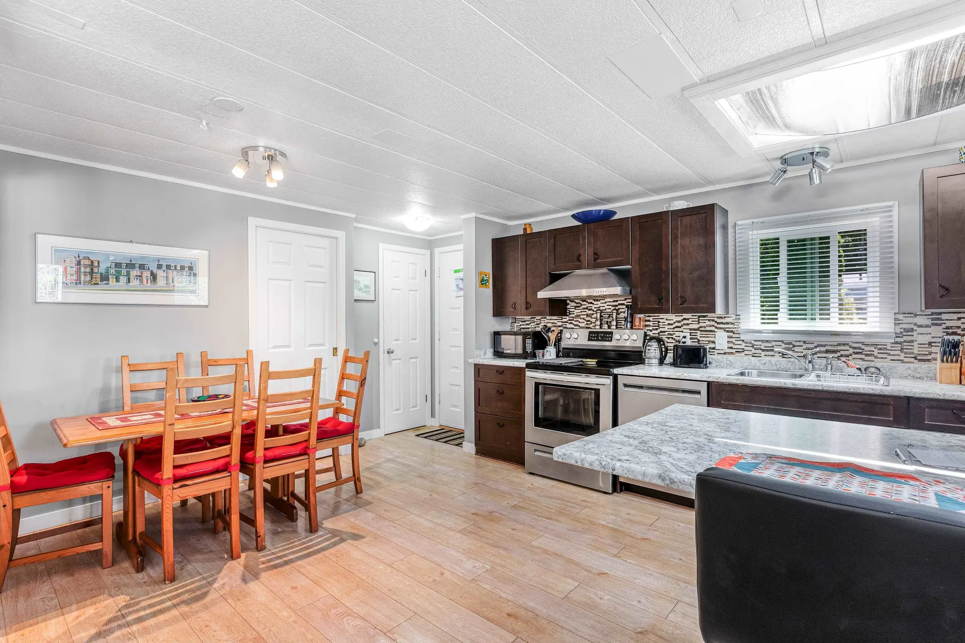 400A Sundance Crescent - Image 4