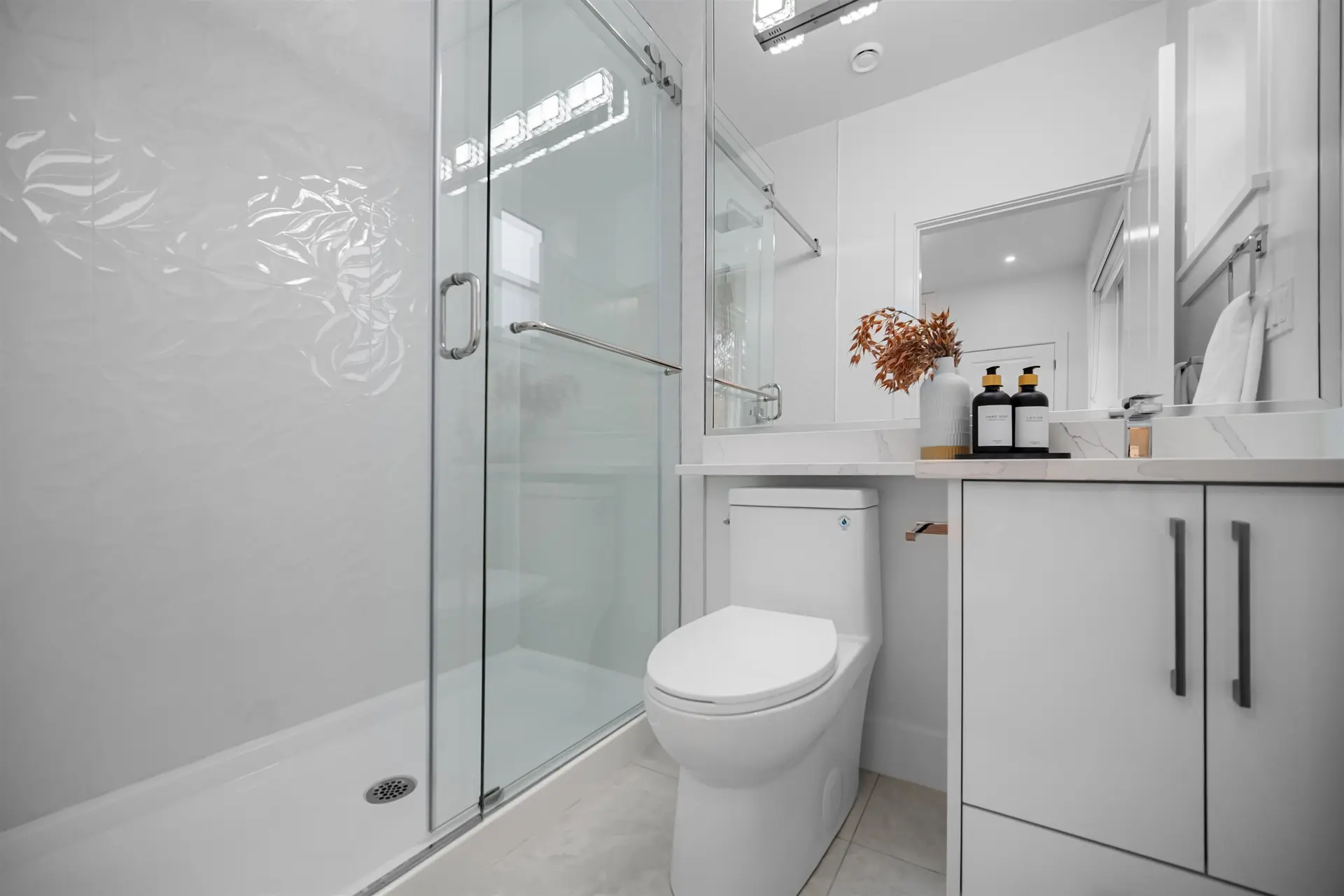 2076 E 50th Avenue - Image 6