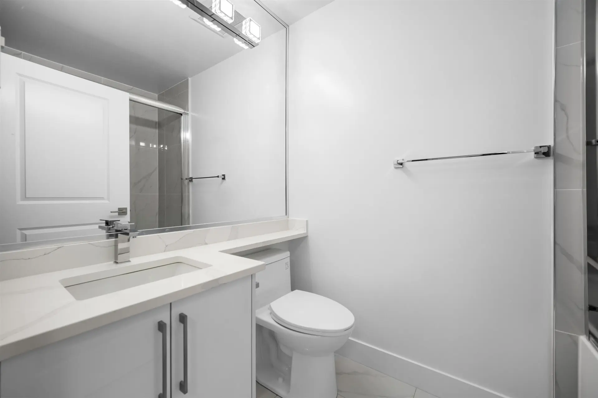 2076 E 50th Avenue - Image 16