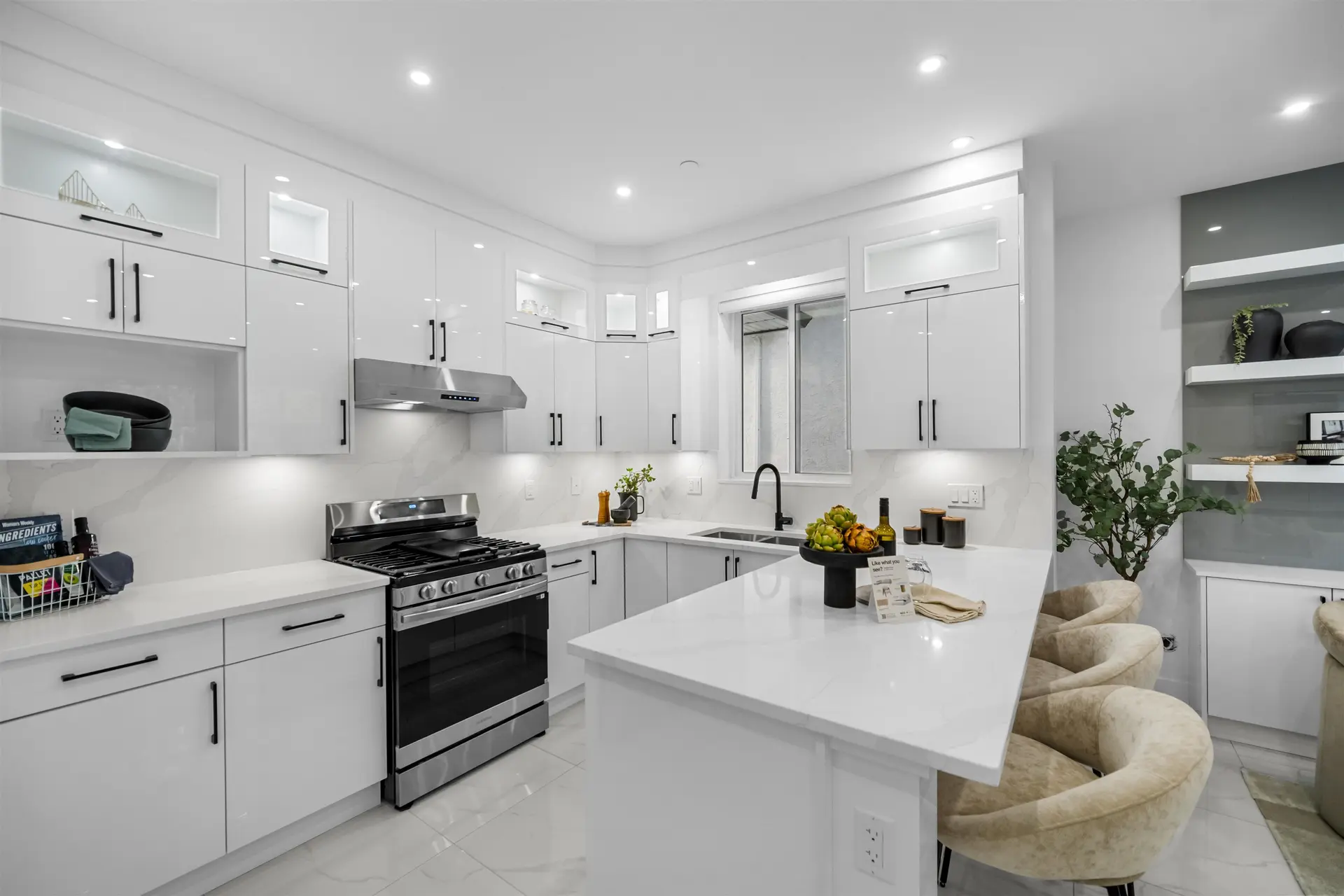 2076 E 50th Avenue - Image 3