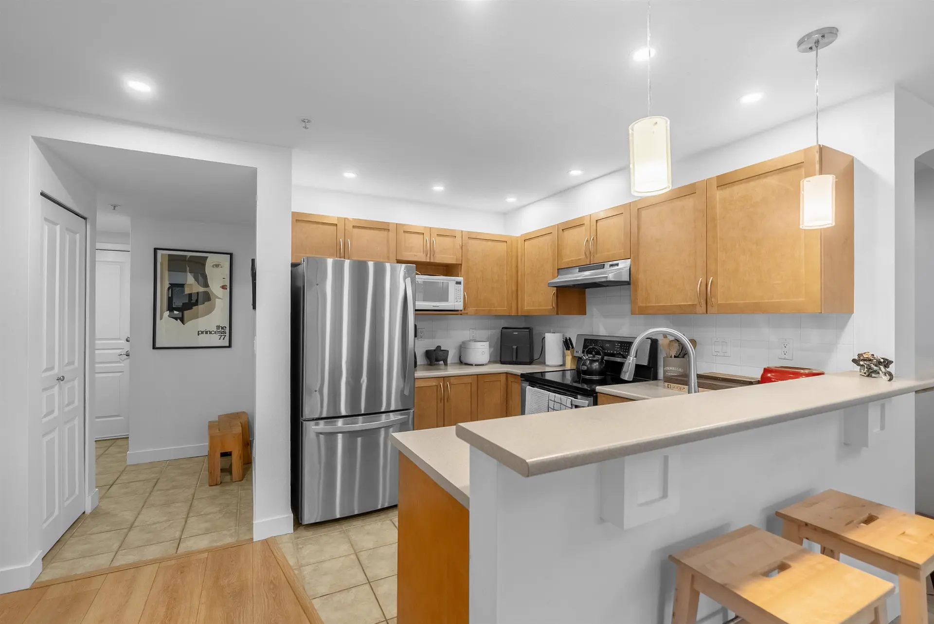 Property at #302 333 E 1st Street, North Vancouver, BC