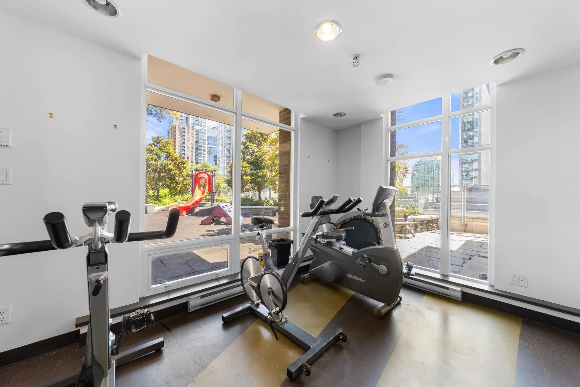 #2106 535 Smithe Street - Image 16