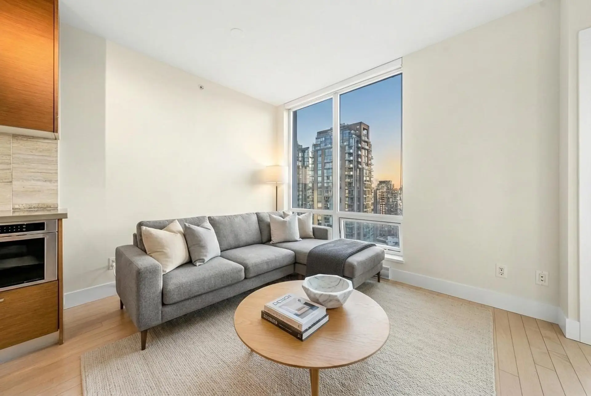 #2106 535 Smithe Street - Image 3