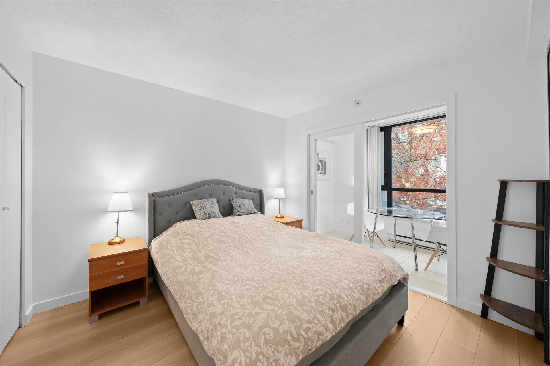 #305 977 Mainland Street - Image 12