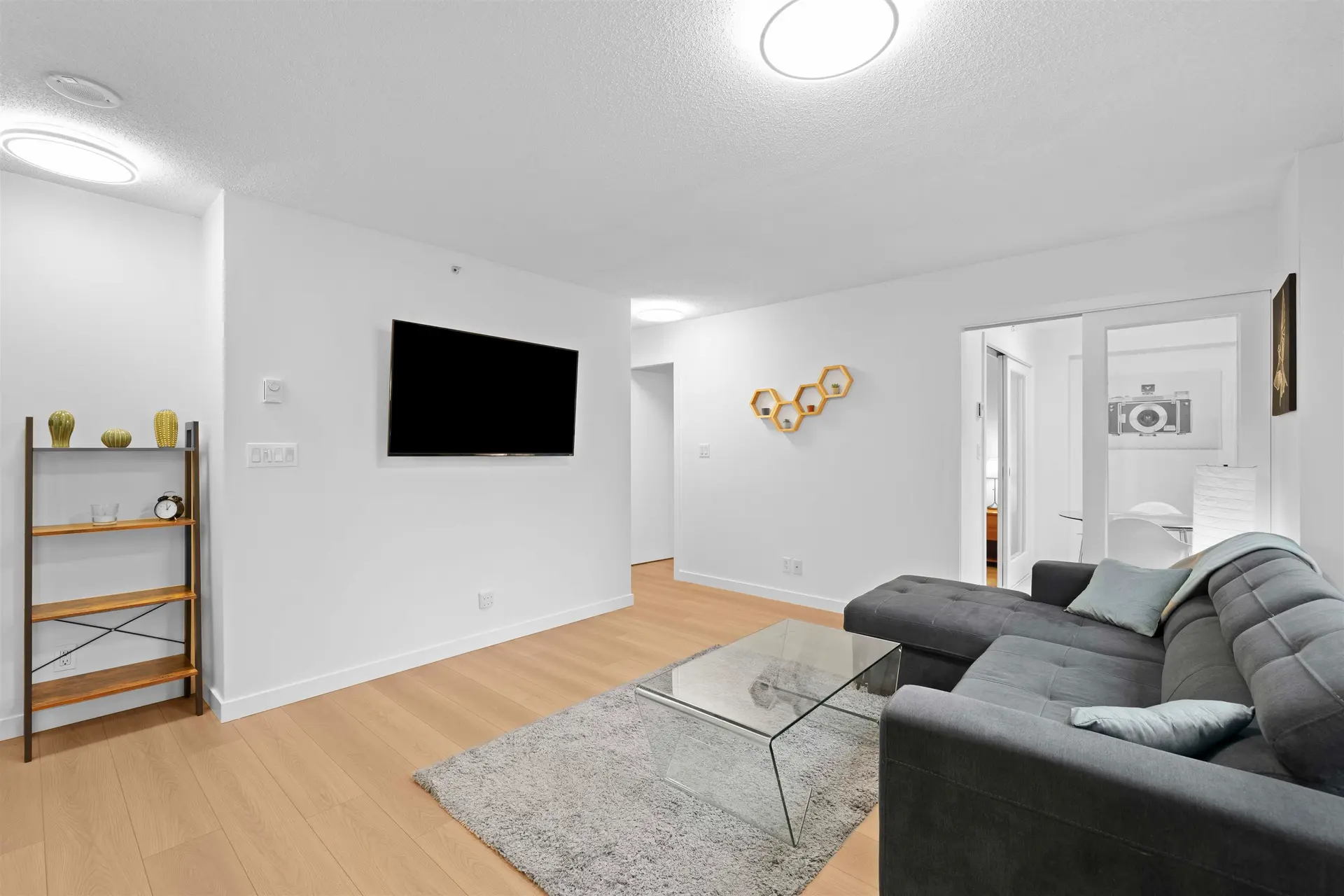 #305 977 Mainland Street - Image 5