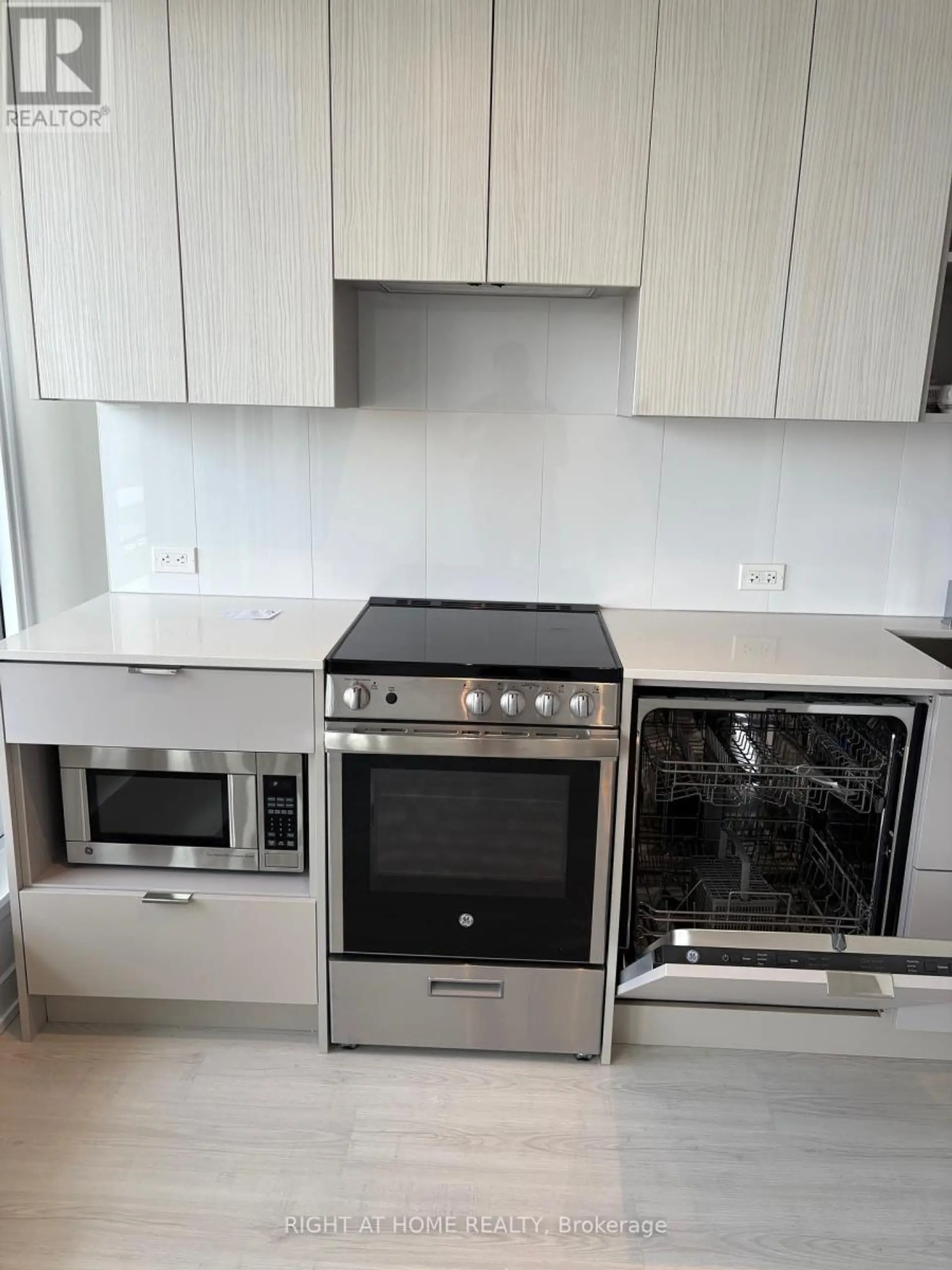 #216 3883 QUARTZ ROAD - Image 5