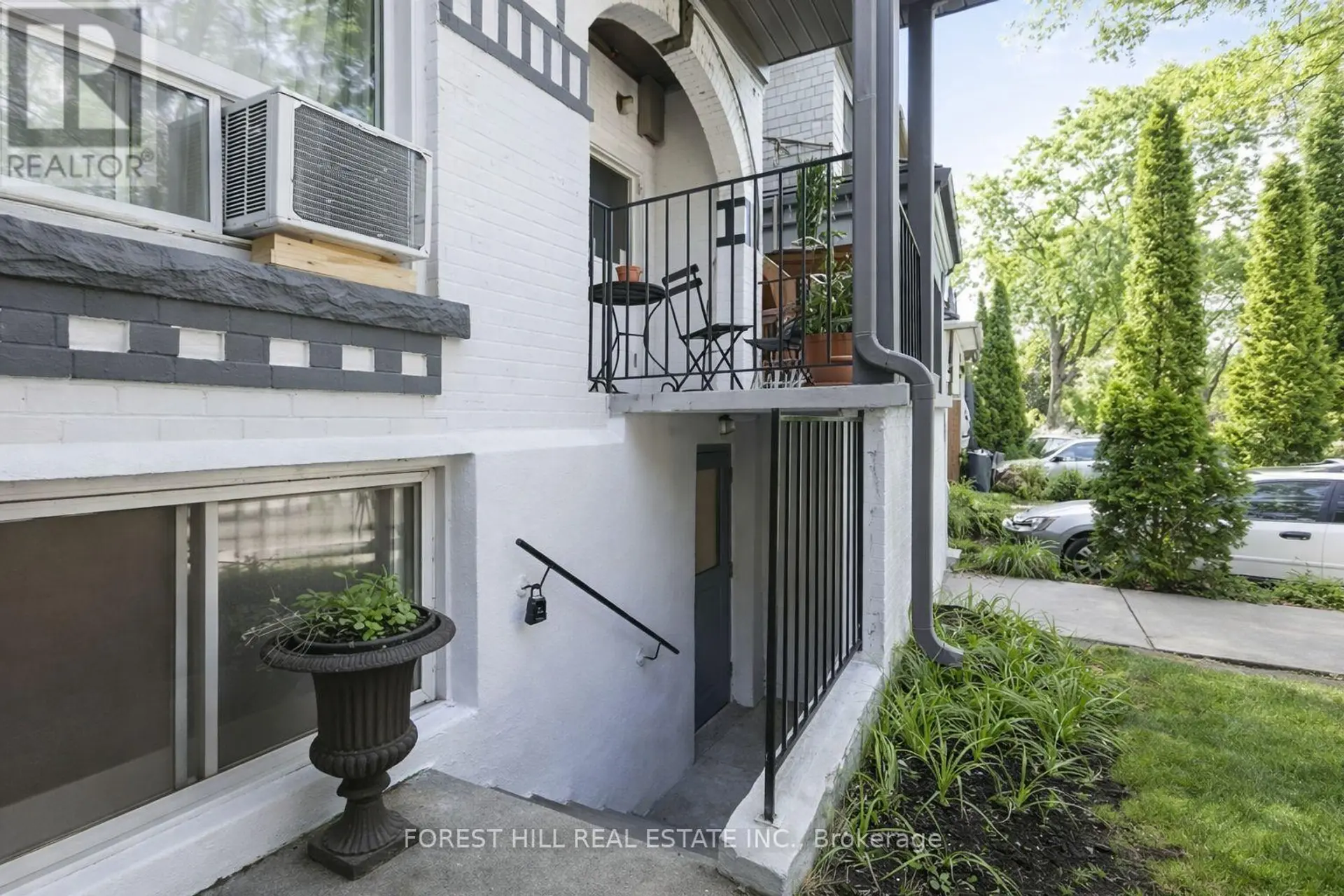 57 COWAN AVENUE - Image 4