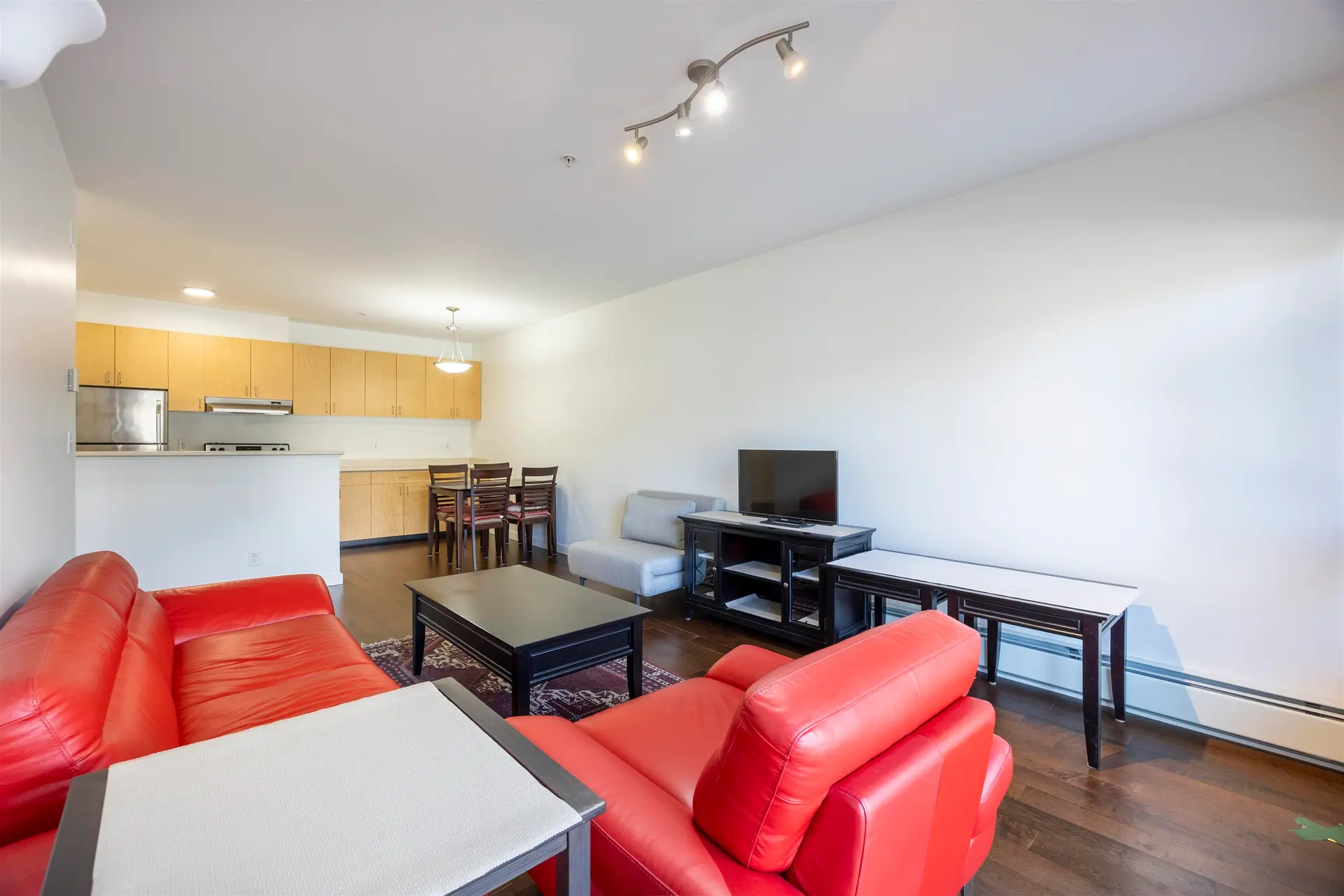 #206 1033 St. Georges Avenue - Image 5